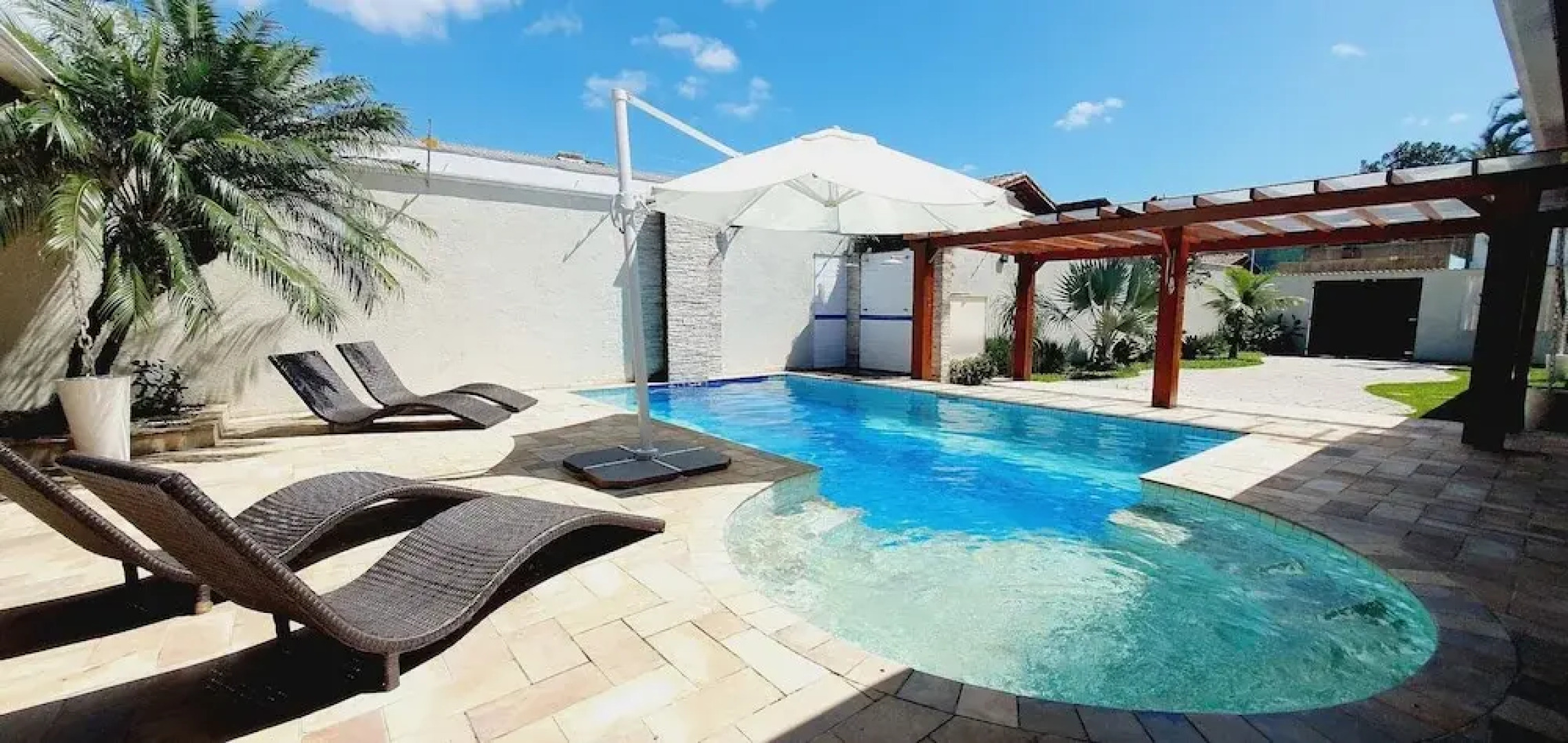 Casa com 6 Suites Praia dos Sonhos