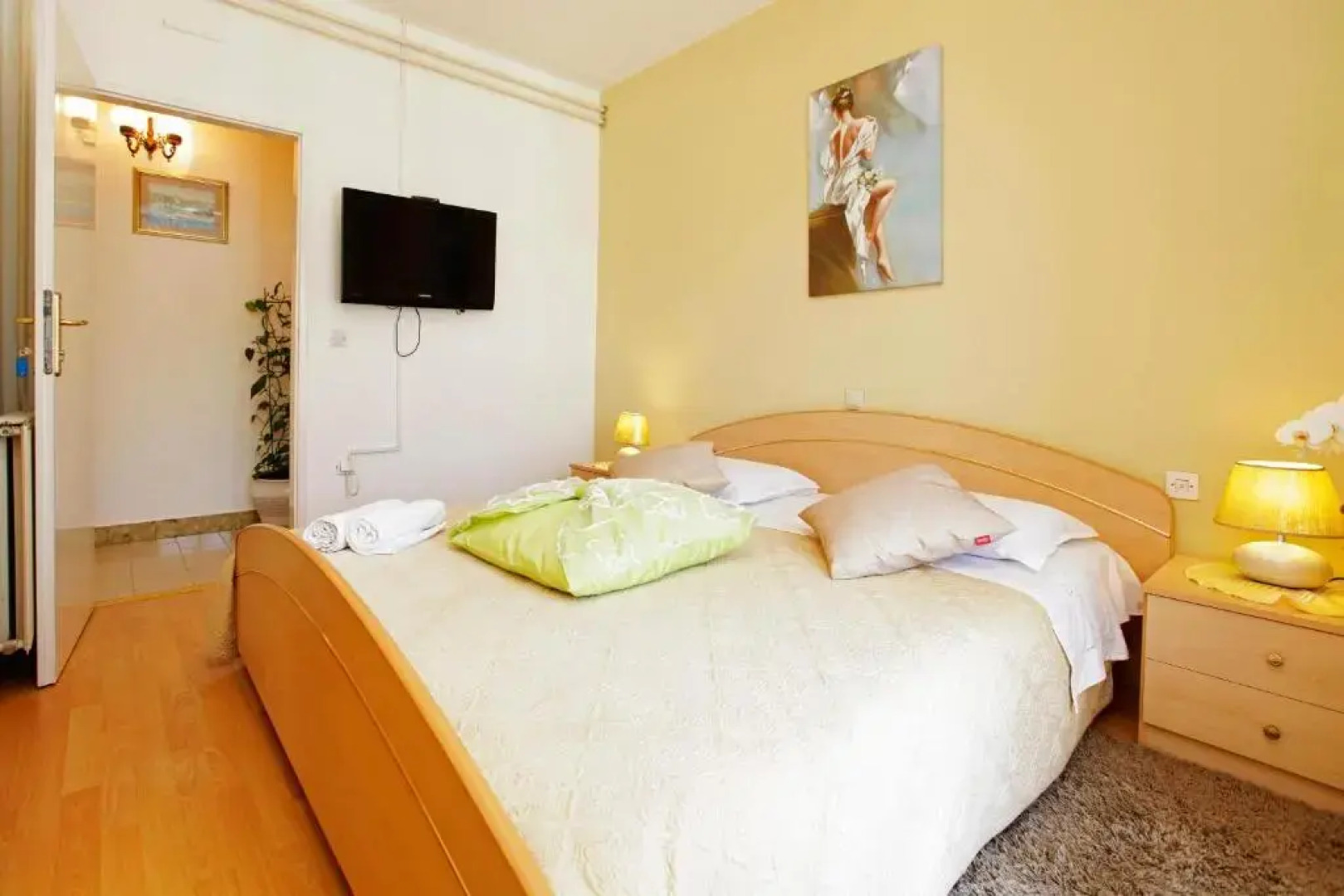 Sunshine Apartment Doda