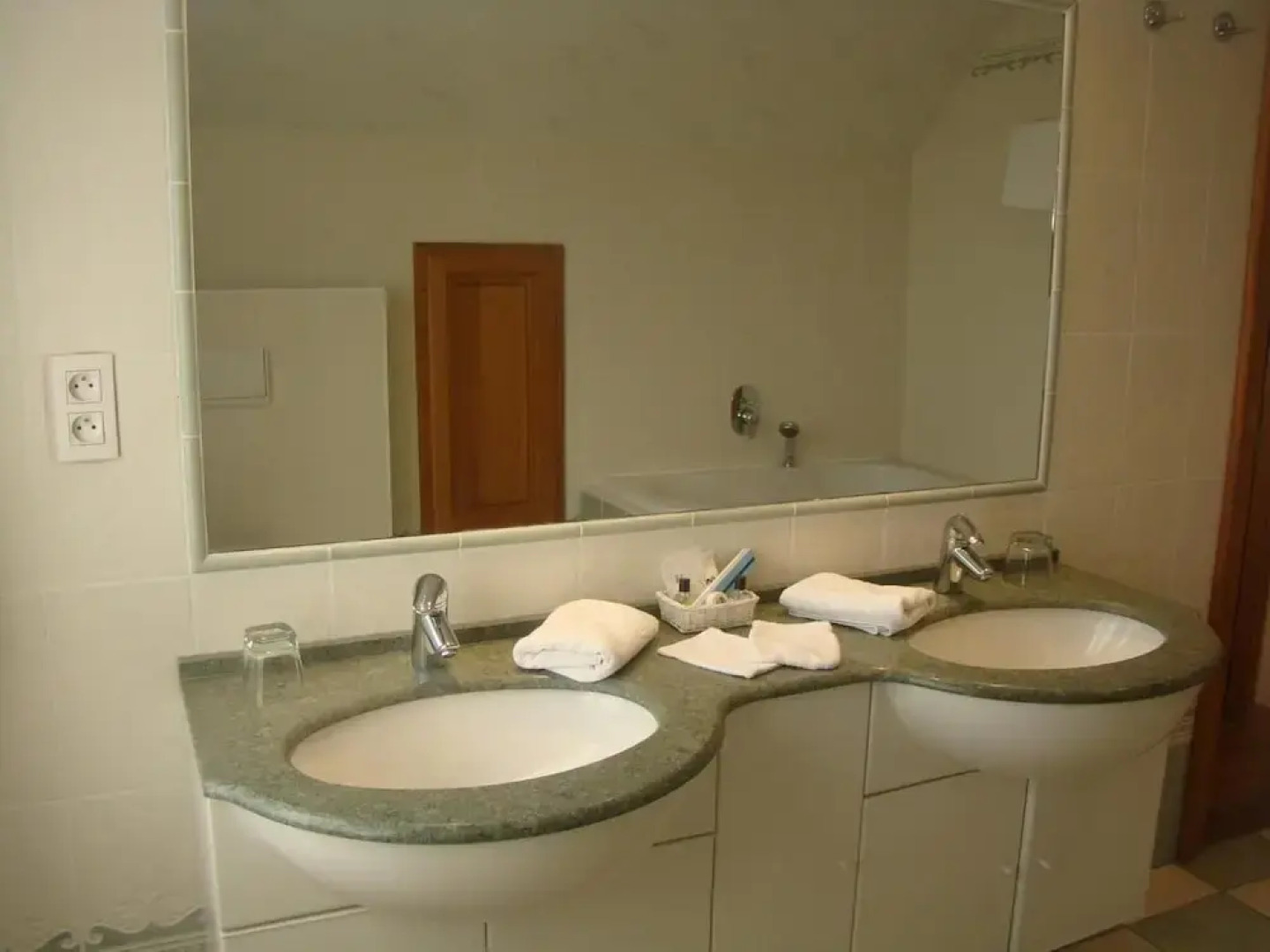 Hôtel Vertige des Saveurs Brasserie N4