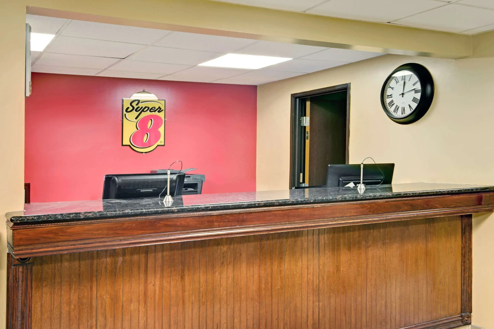 Super 8 by Wyndham Stamford/New York City Area