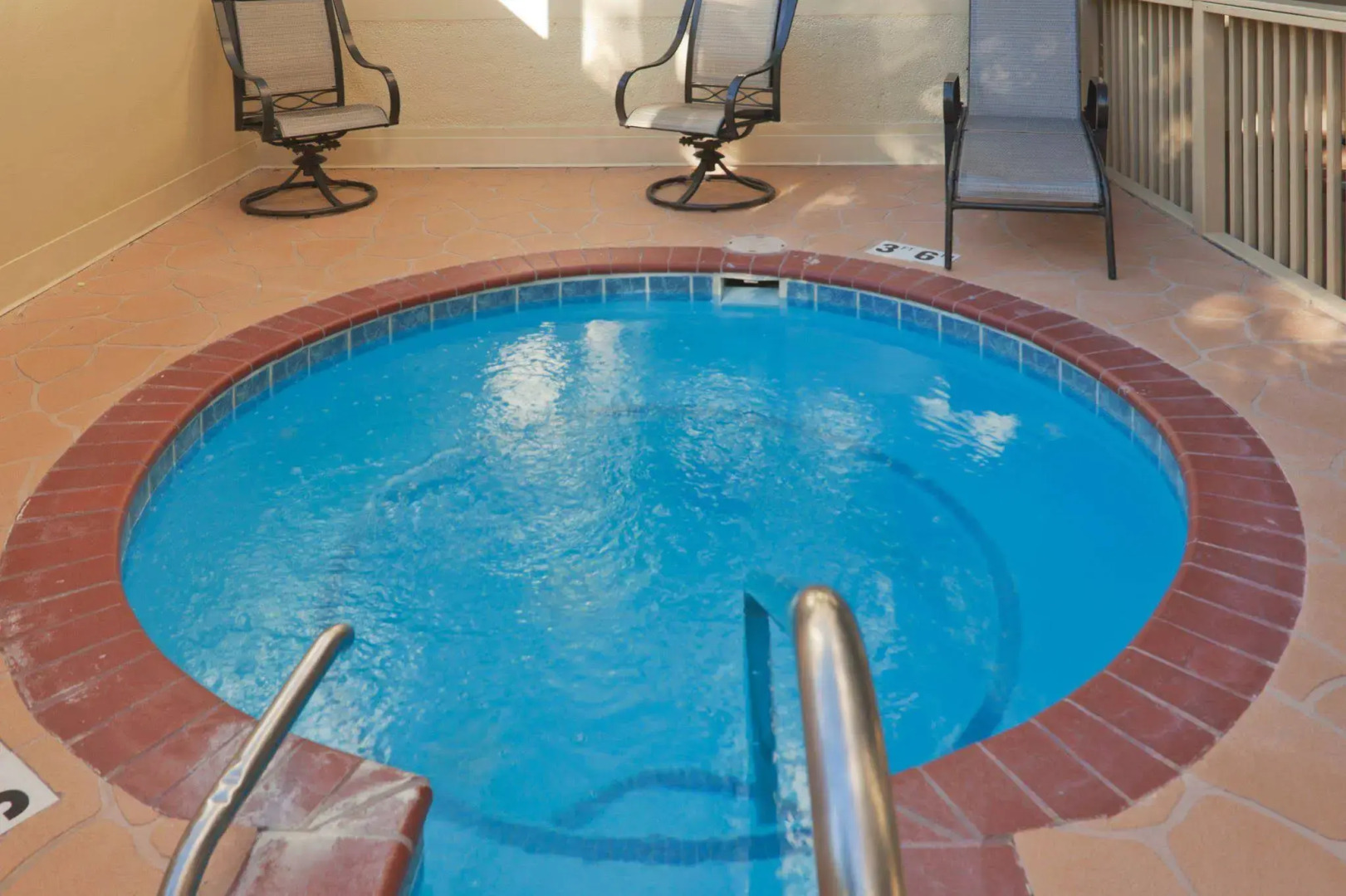 Quality Inn & Suites Downtown Mansfield