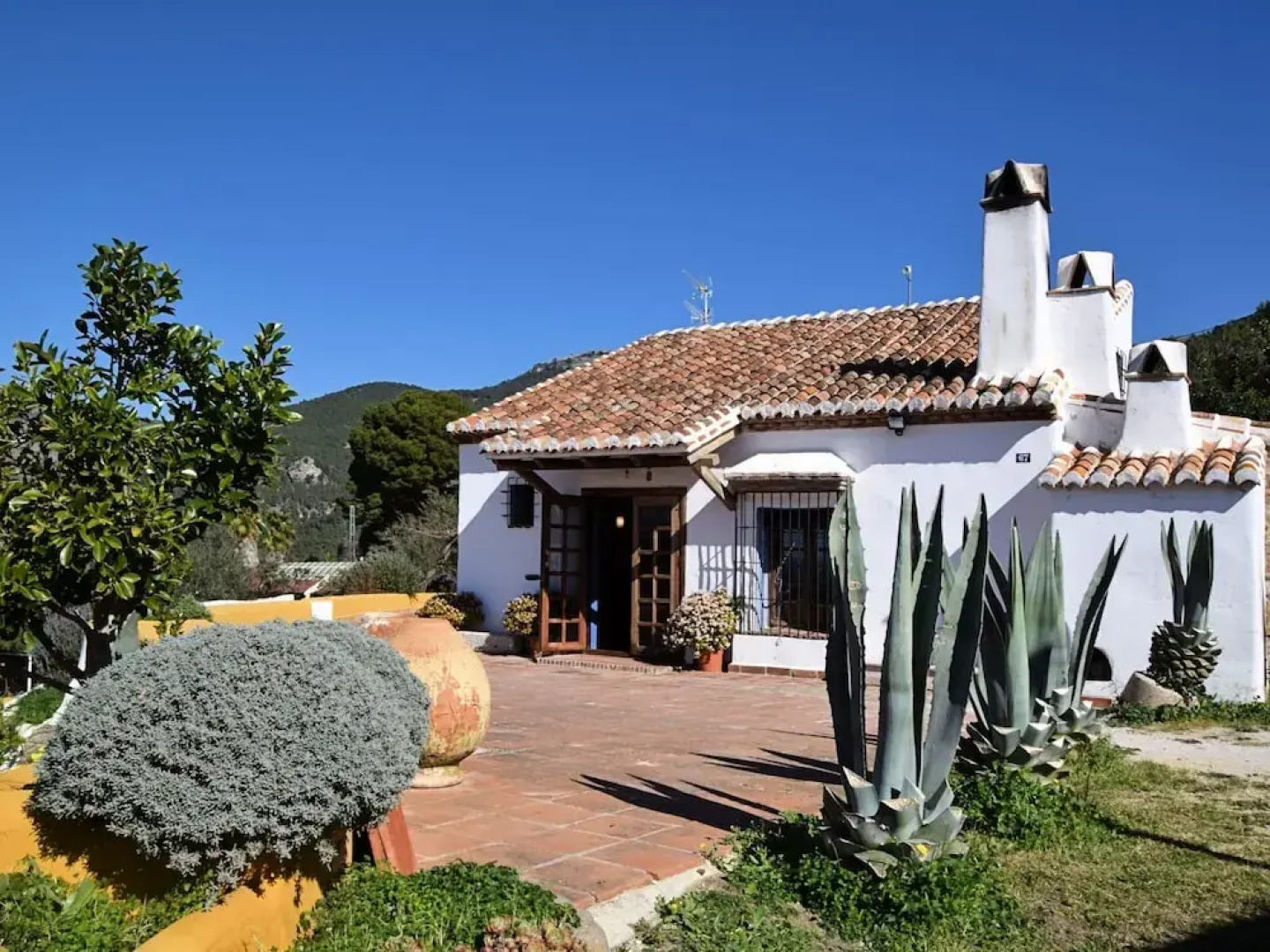 Pretty Cottage in Alcaucín with Private Swimming Pool