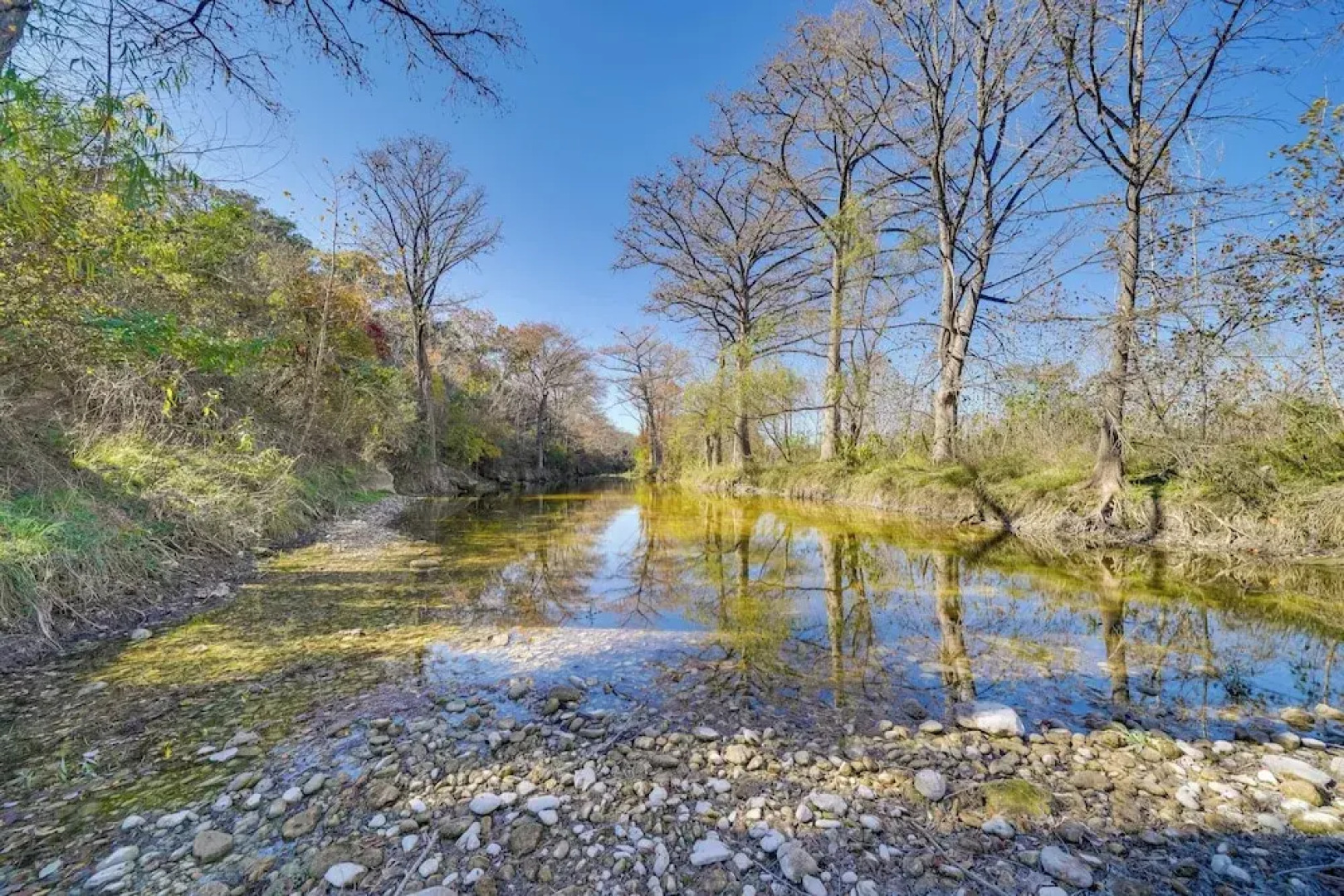 Quiet Bandera Country Home w/ Medina River Access!