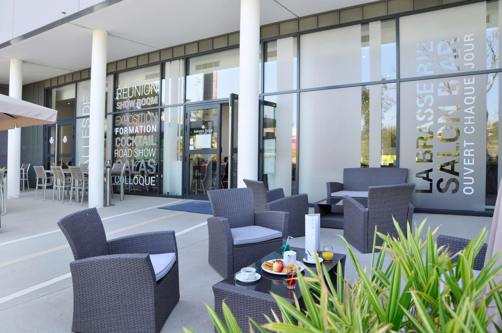 Golden Tulip Pornic Suites