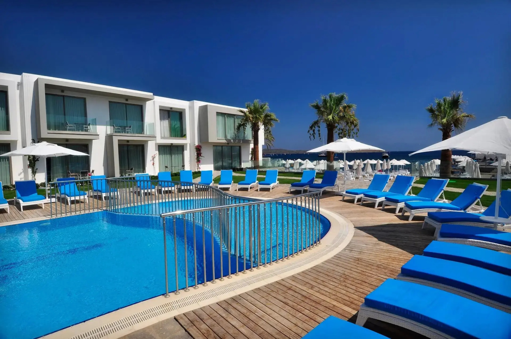 Lugga Boutique Hotel & Beach