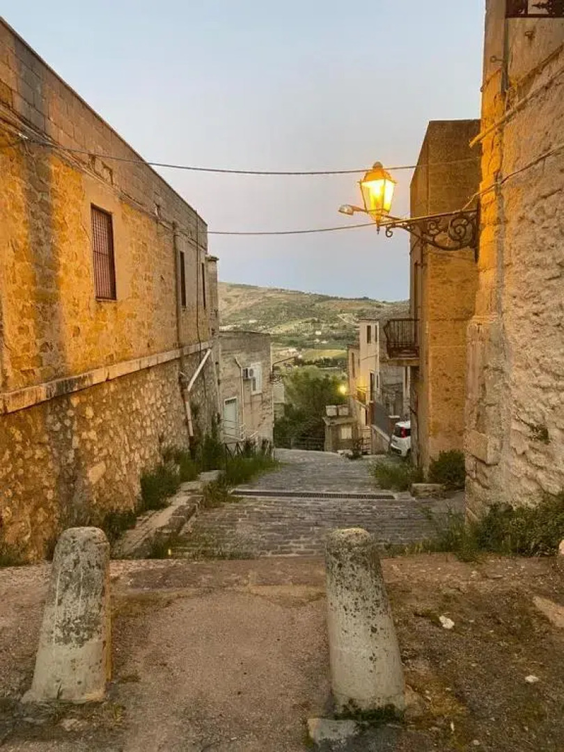 Beautiful room in Aragona