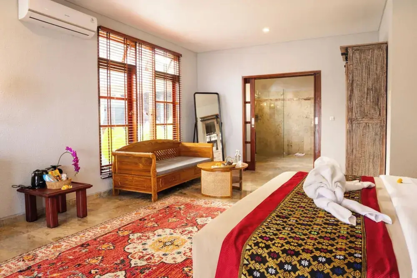 Seaside Oceana Suites by Mahaprana