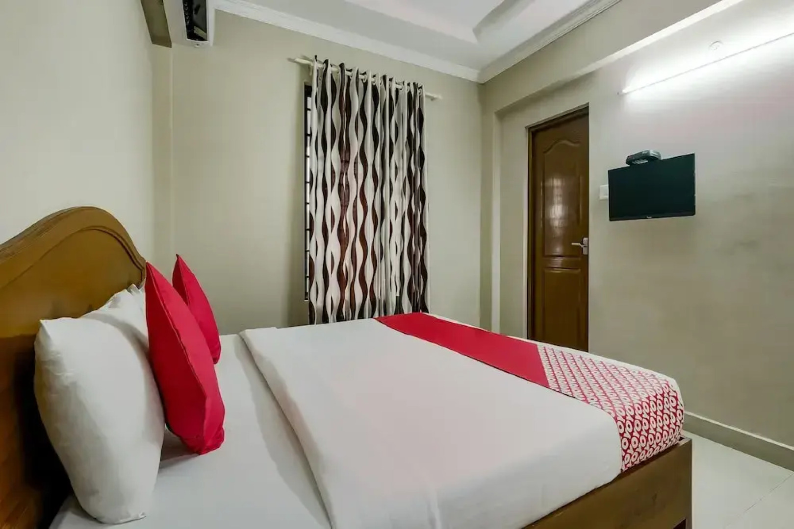 OYO Flagship 240 Southern Railway Station