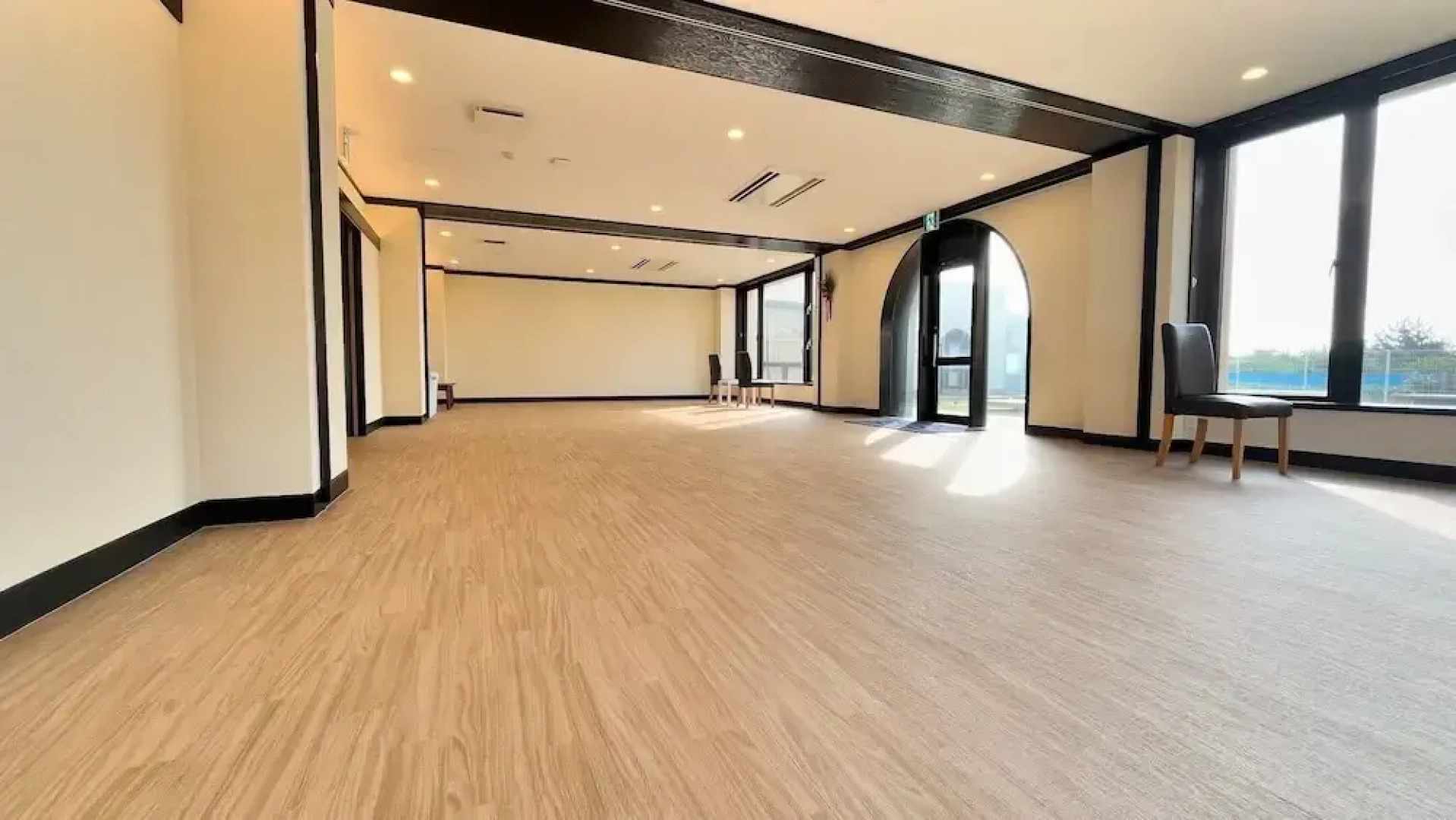 Luana Hasunuma HOTEL&CAFE