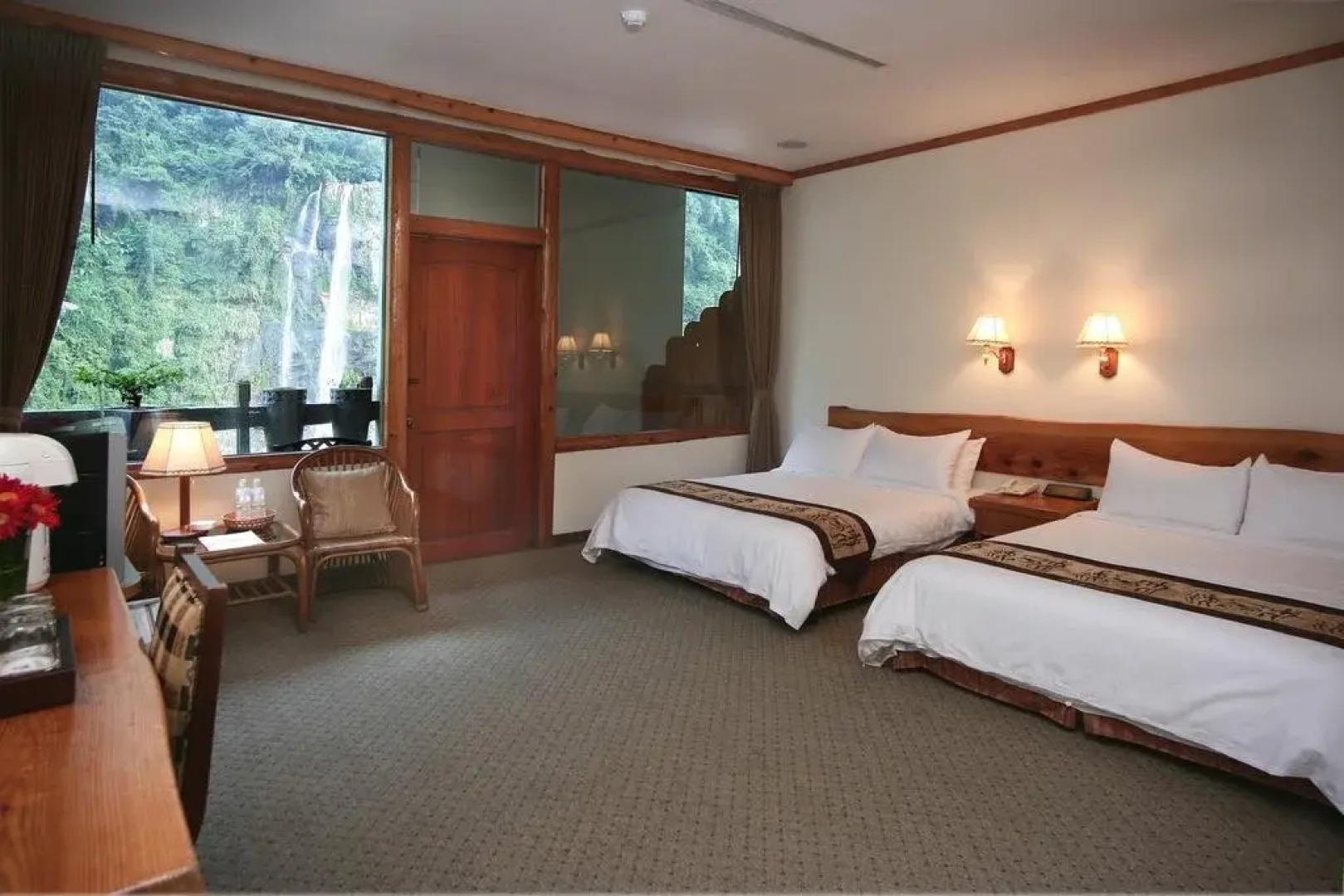 Naluwan Spring Resort Hotel