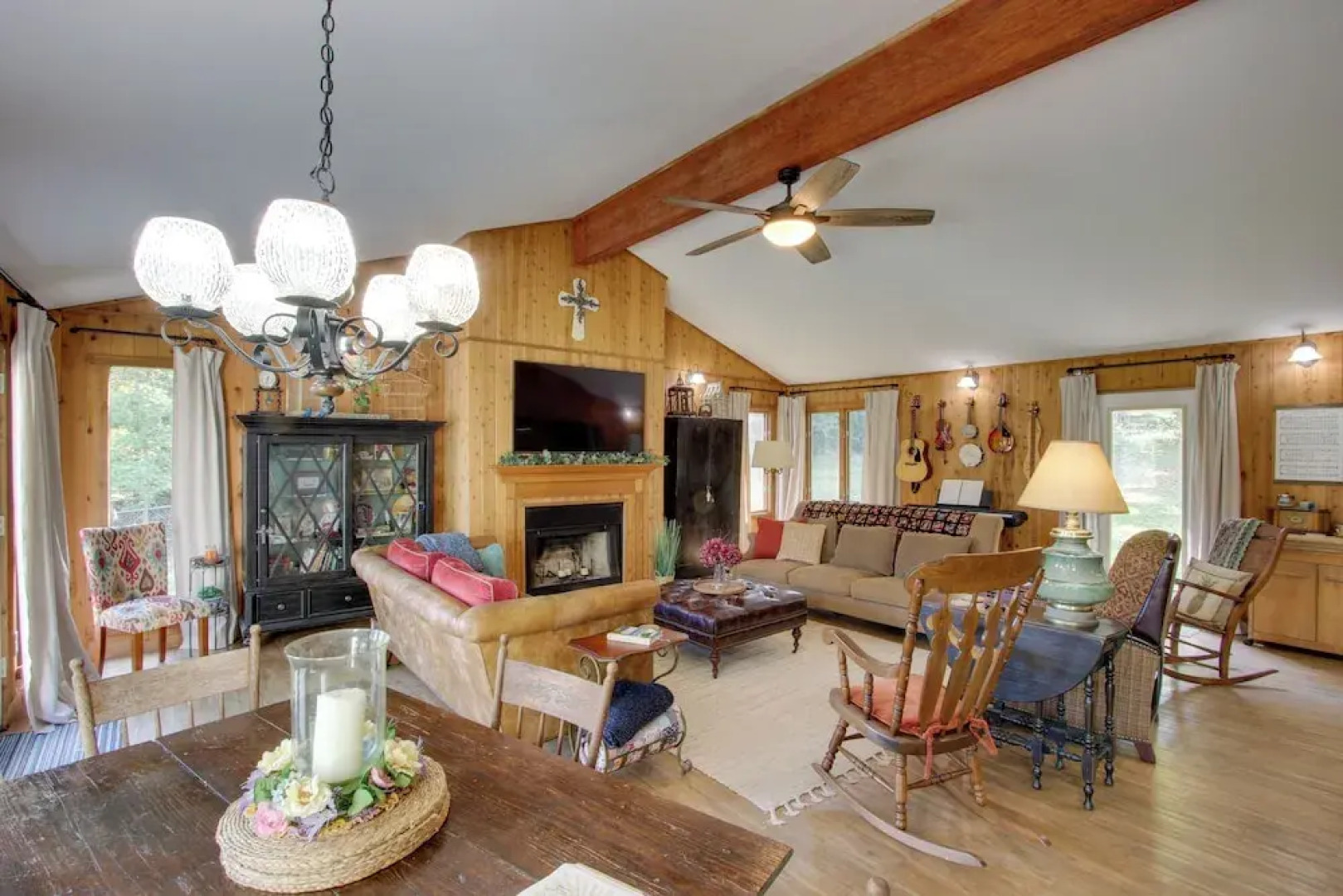 Waterfront Home Near Wilson Lake w/ Covered Porch!