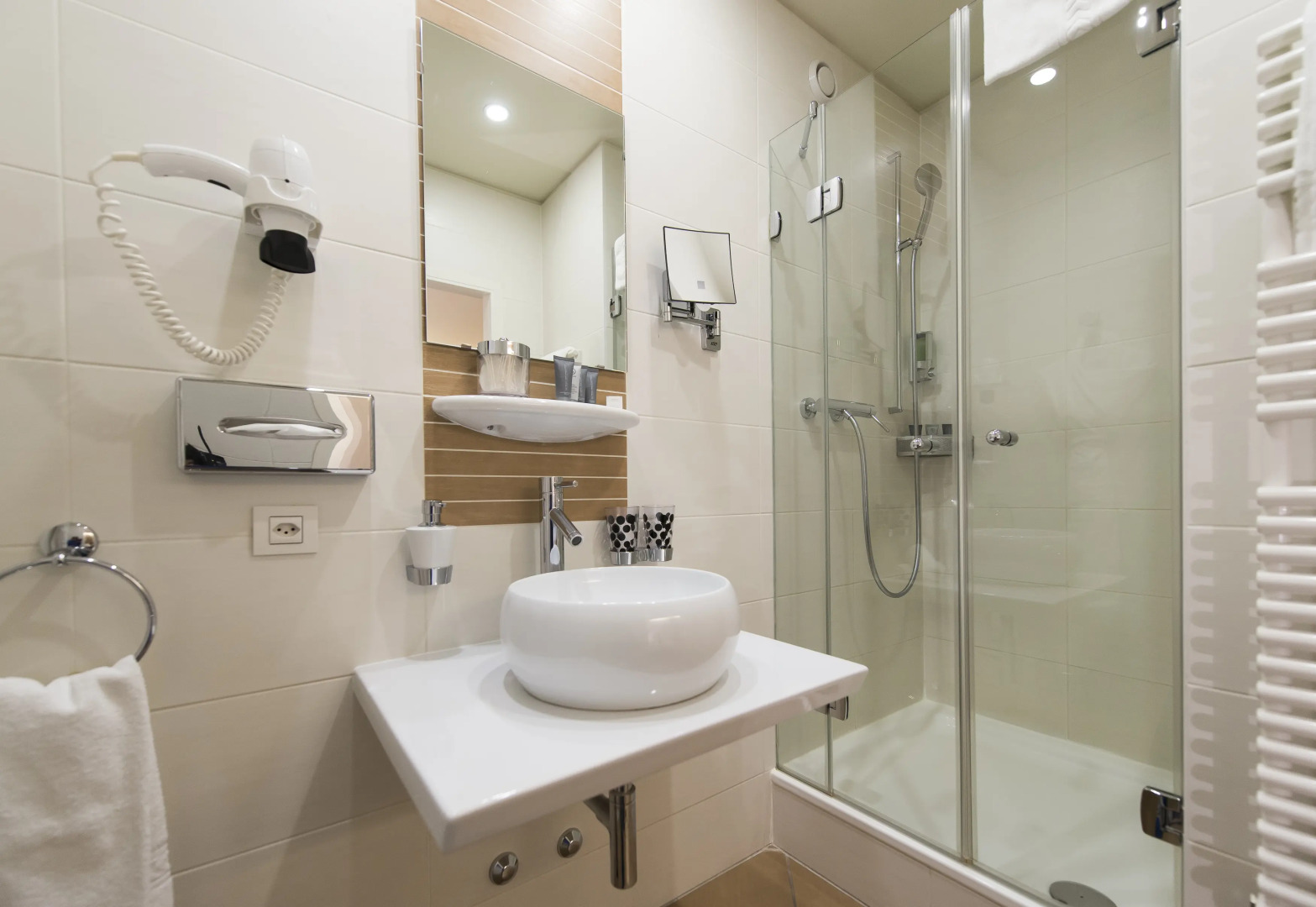 La Cour Des Augustins Boutique Gallery Design Hotel