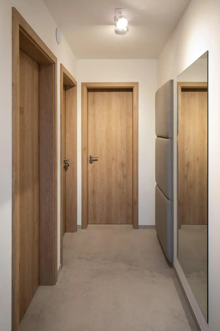 Home & Work Apartments