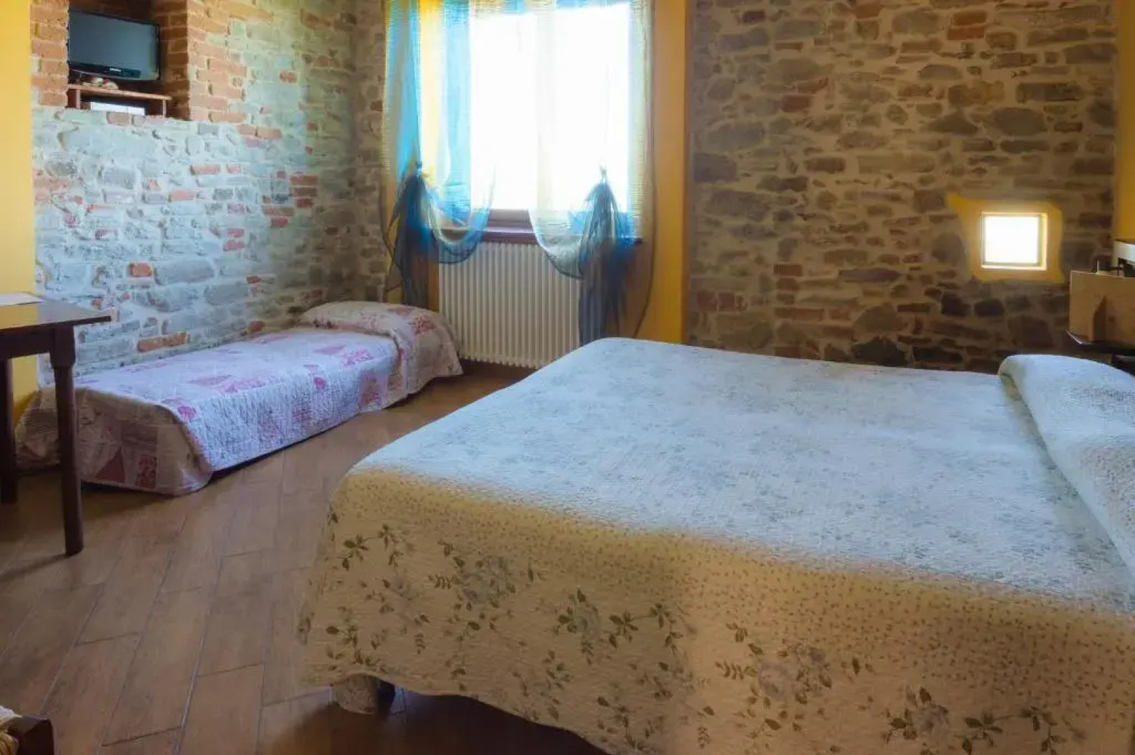 AllOmbra del Castello