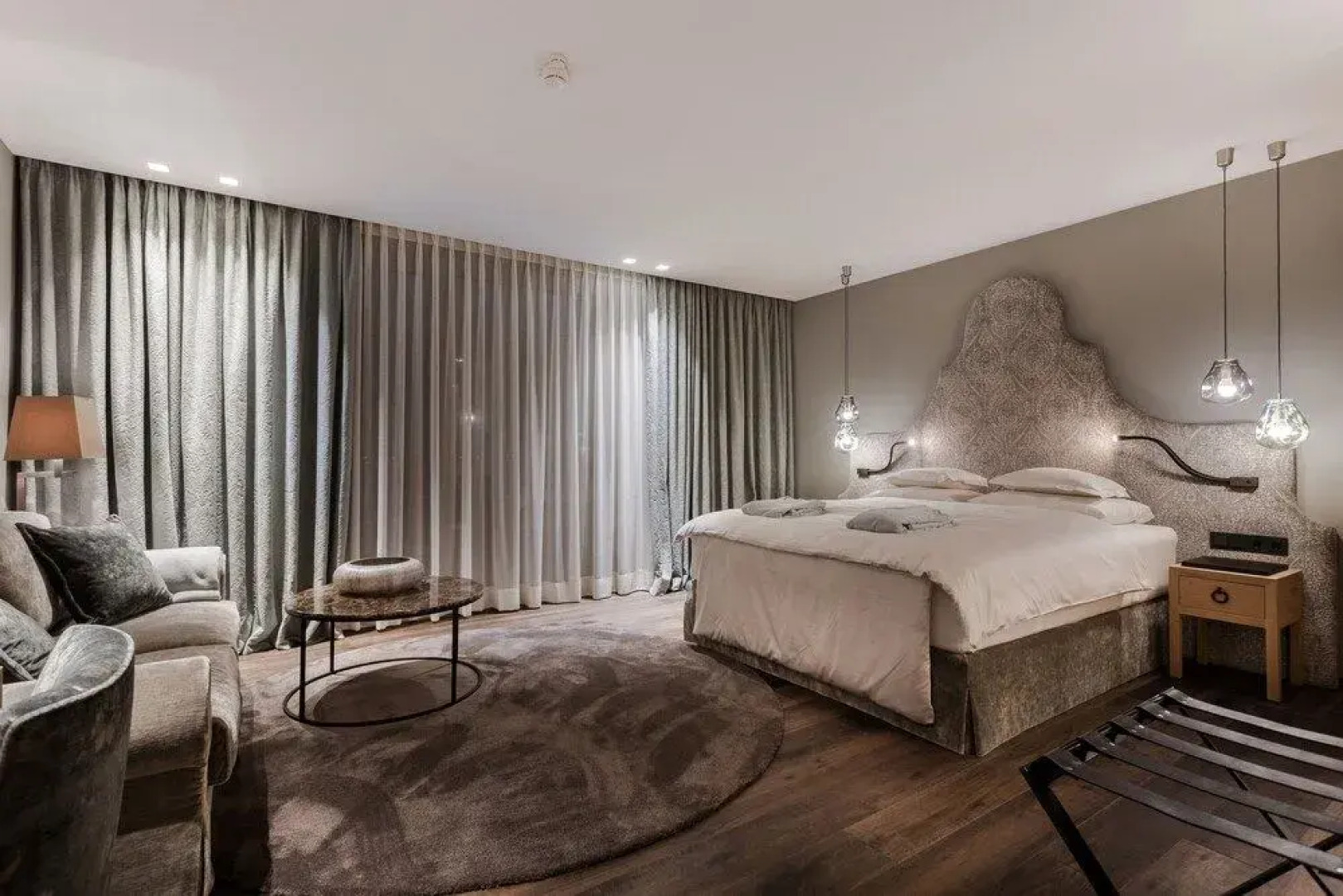 Eva Hof Lakeside Suites