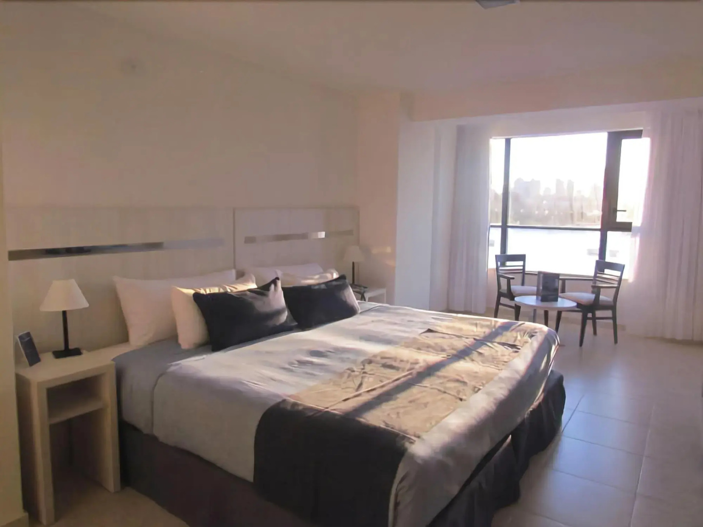 Hotel Puerto Amarras