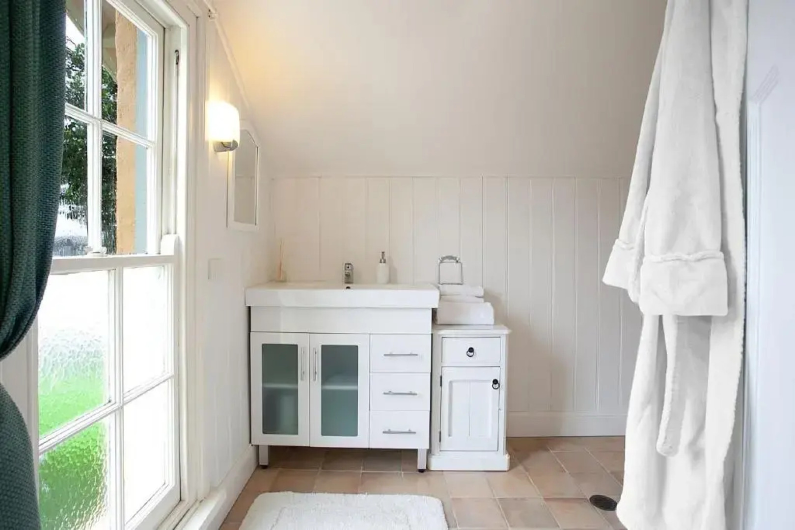 STONINGTON COTTAGE Berrima 4pm Check Out Sundays except Peak season