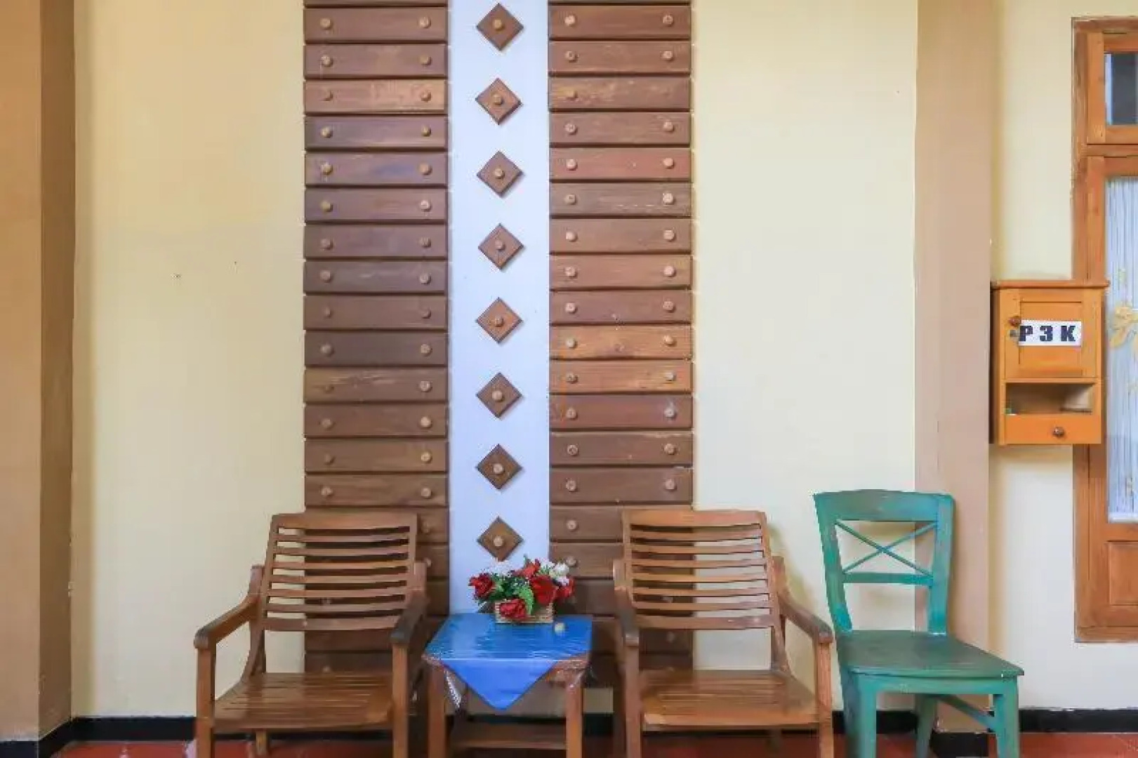 SPOT ON 2440 Wallet Family Residence