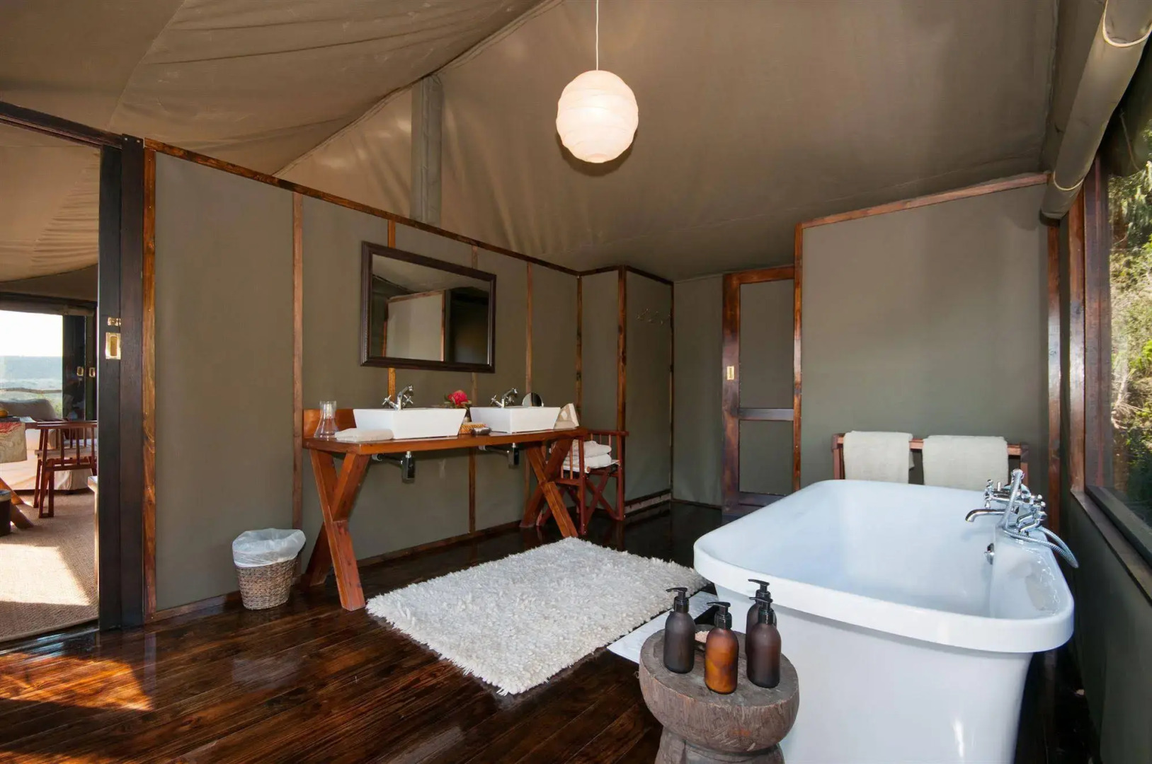 HillsNek Safari Camp - Amakhala Game Reserve