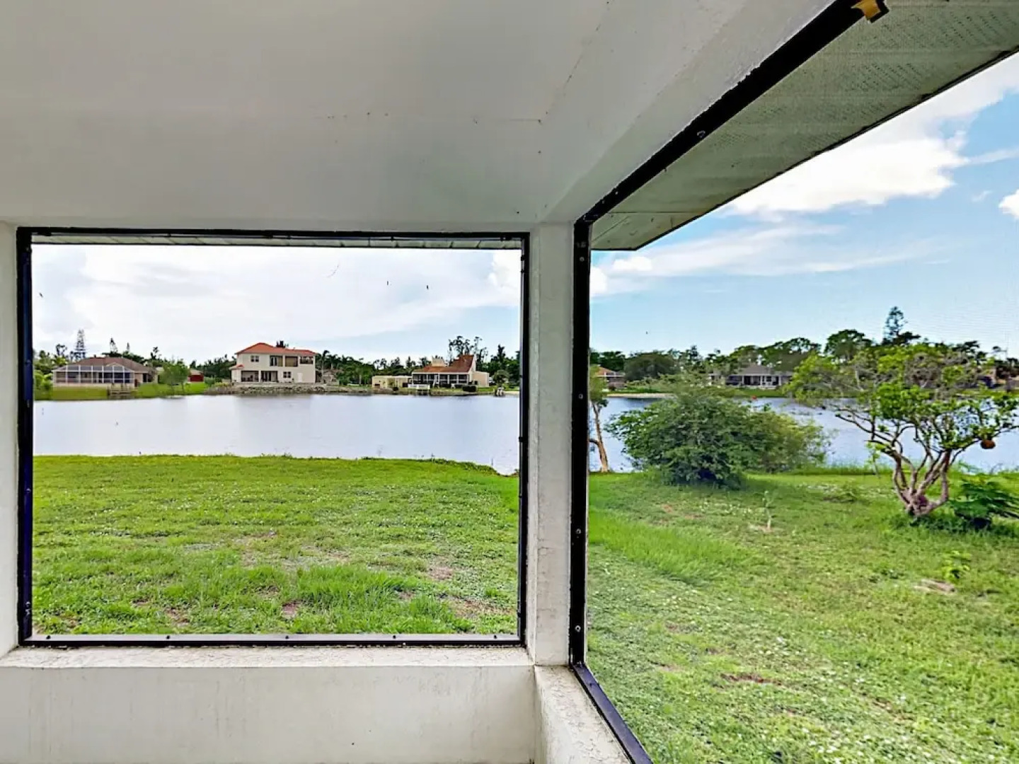 17296 Plantation Dr Home 3 Bedrooms 2 Bathrooms Home