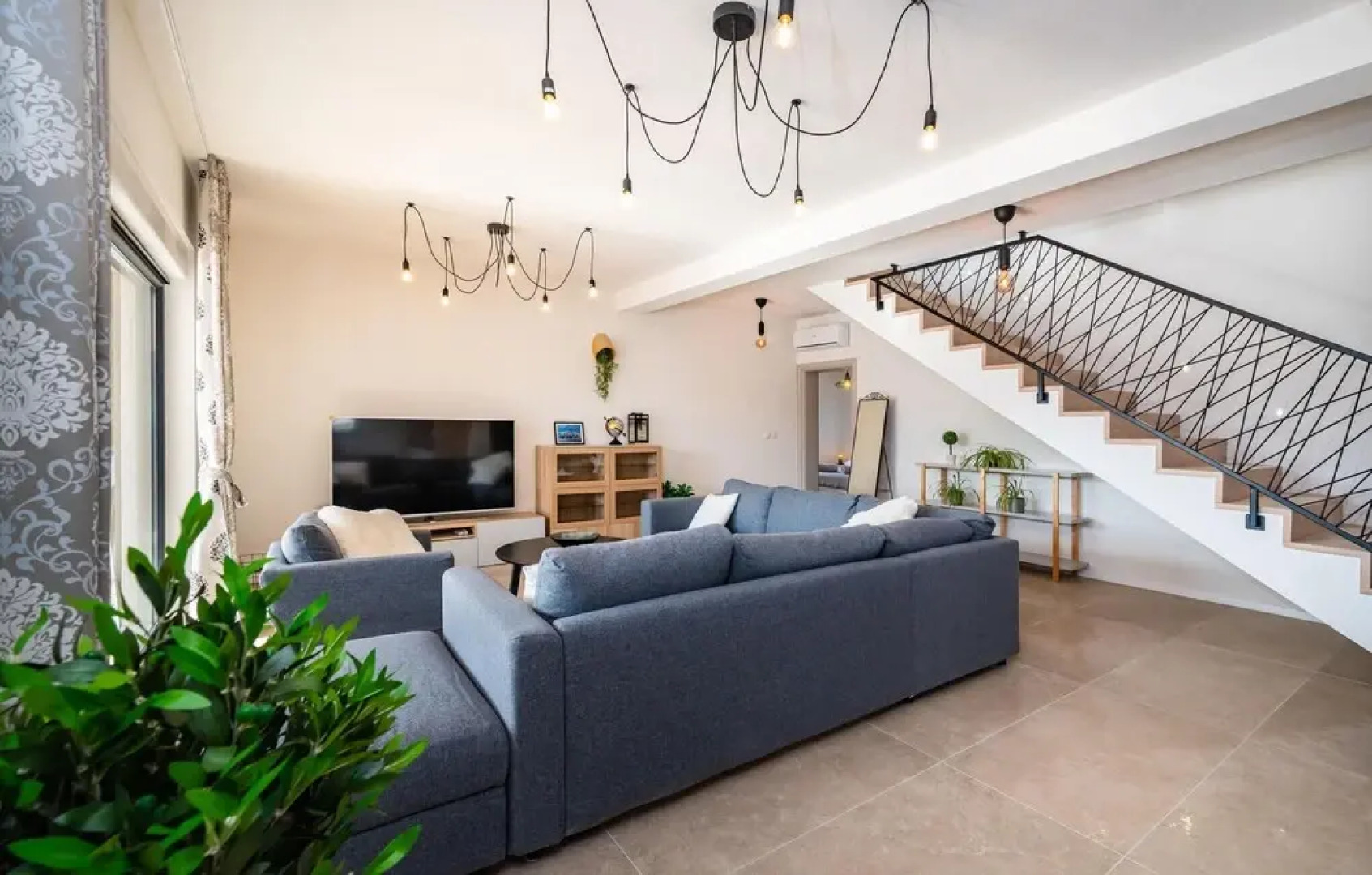 Nice Home in Biograd na Moru With 5 Bedrooms, Wifi and Outdoor Swimming Pool