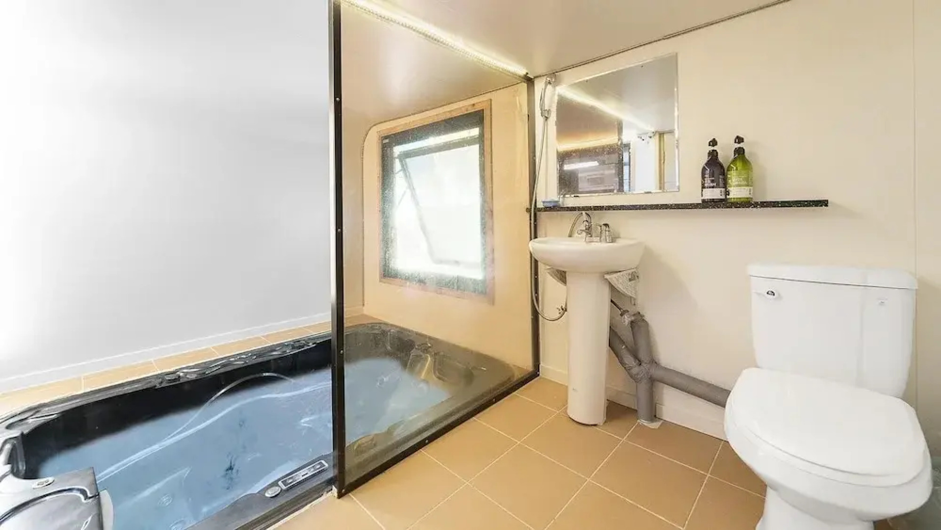 Chuncheon Jayooinui Spacaravan