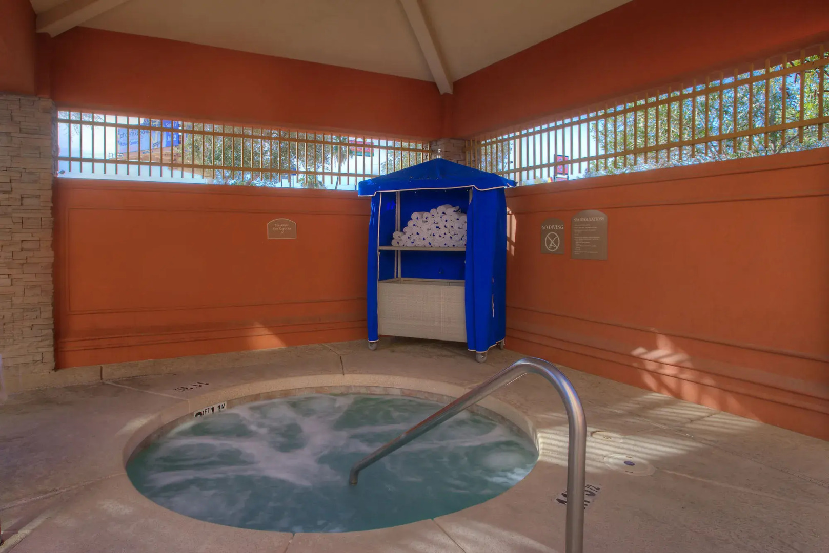 Holiday Inn Express & Suites Tempe by IHG