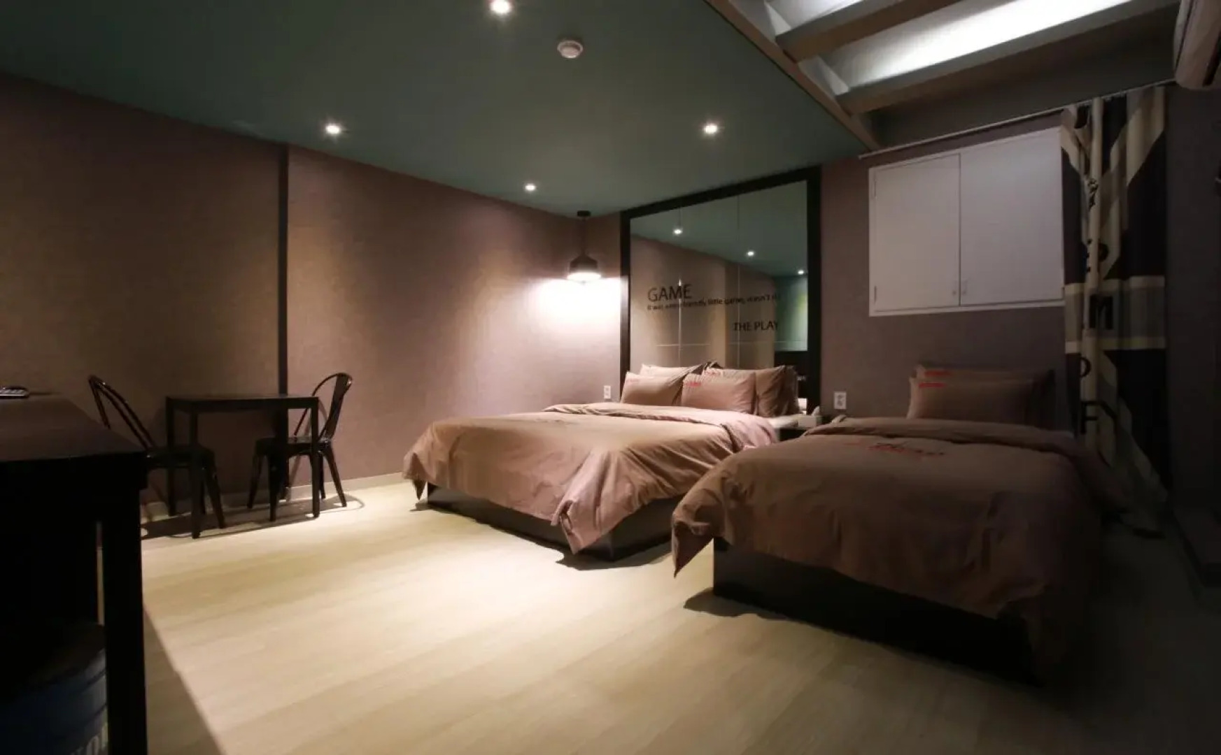 7th Street THE PLAY Hotel