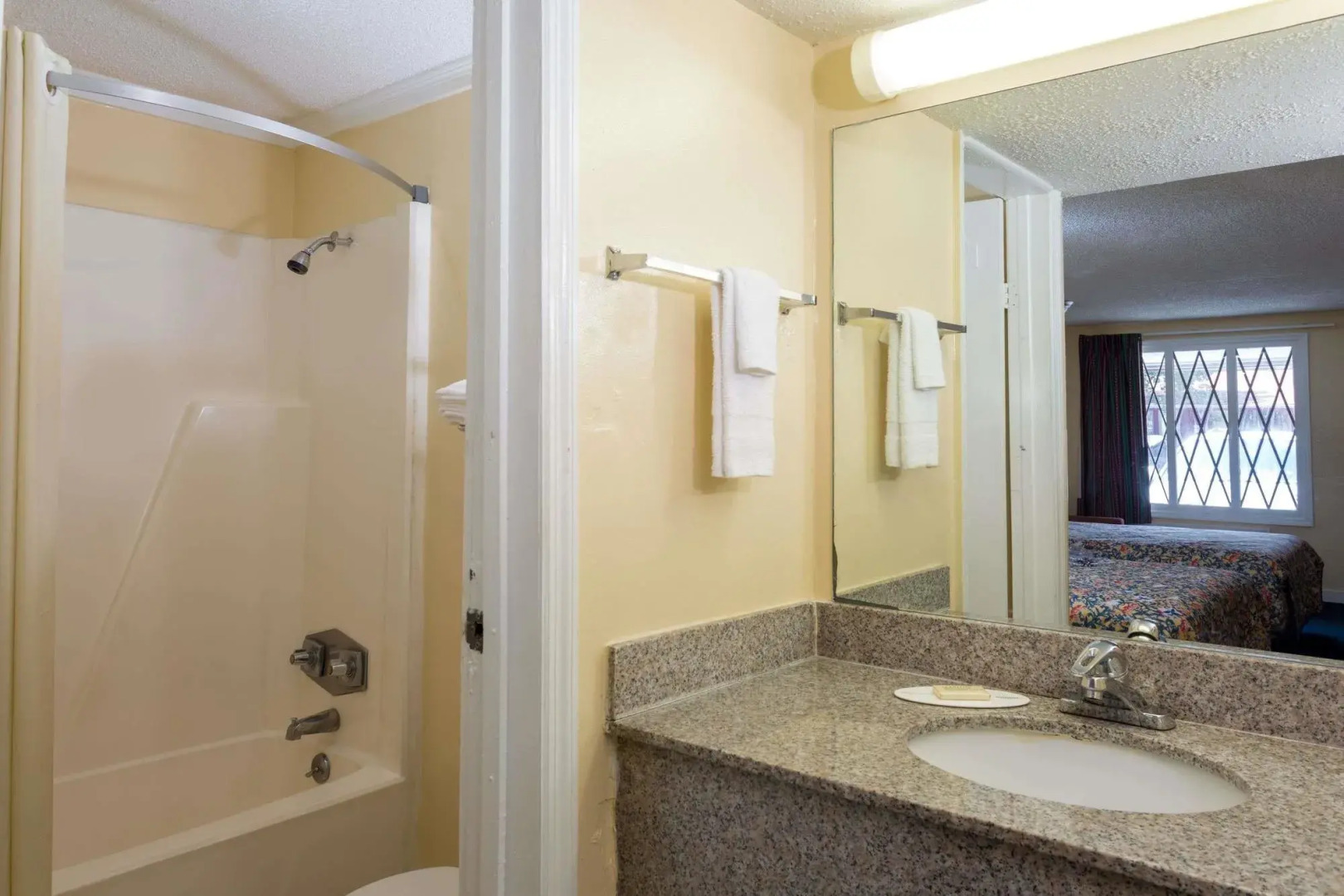 Knights Inn - Norcross, GA