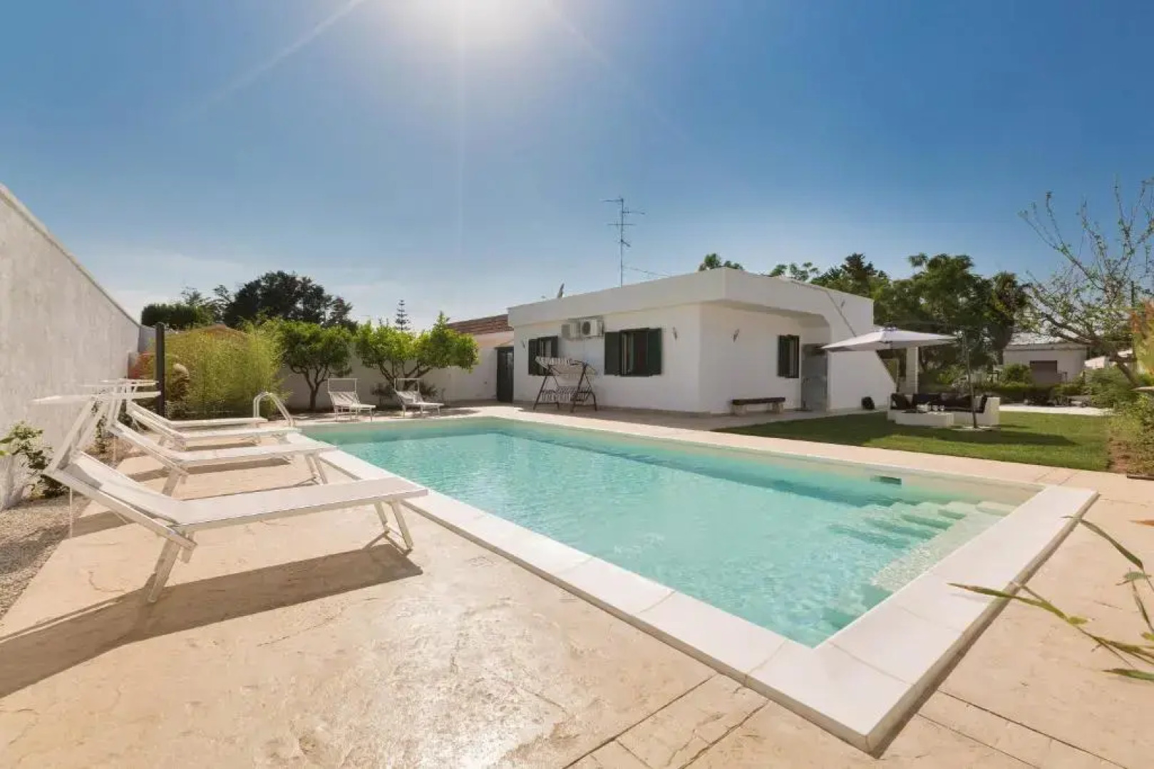 Villa Chiaraluna by BarbarHouse