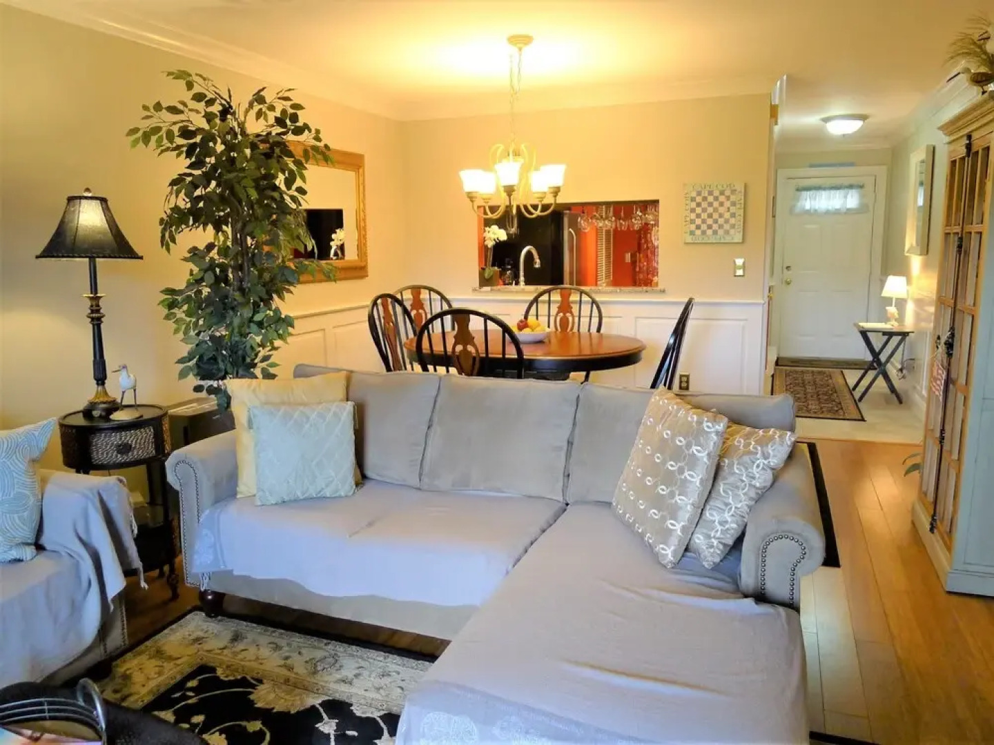 112 Chilton - 2 Bedroom Condo