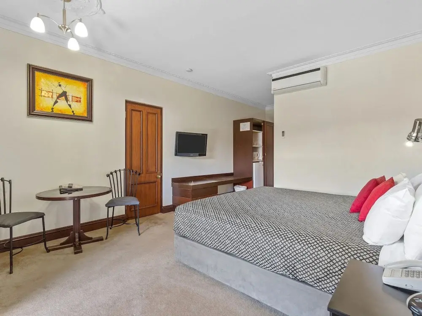 Heritage Country Motel