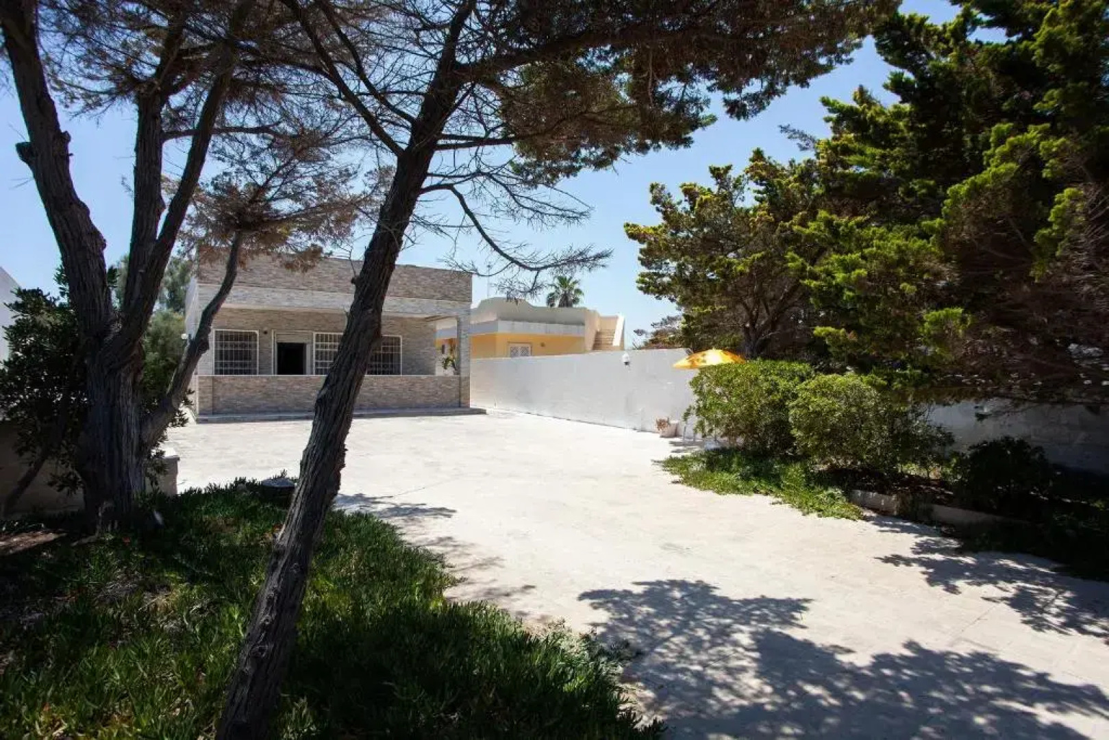 Villa fronte spiaggia con 3 camere e 2 bagni m730