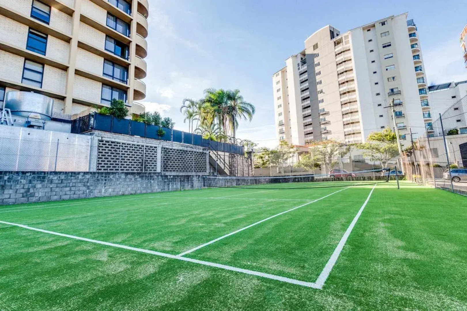 Central Hillcrest Apartment Hotel