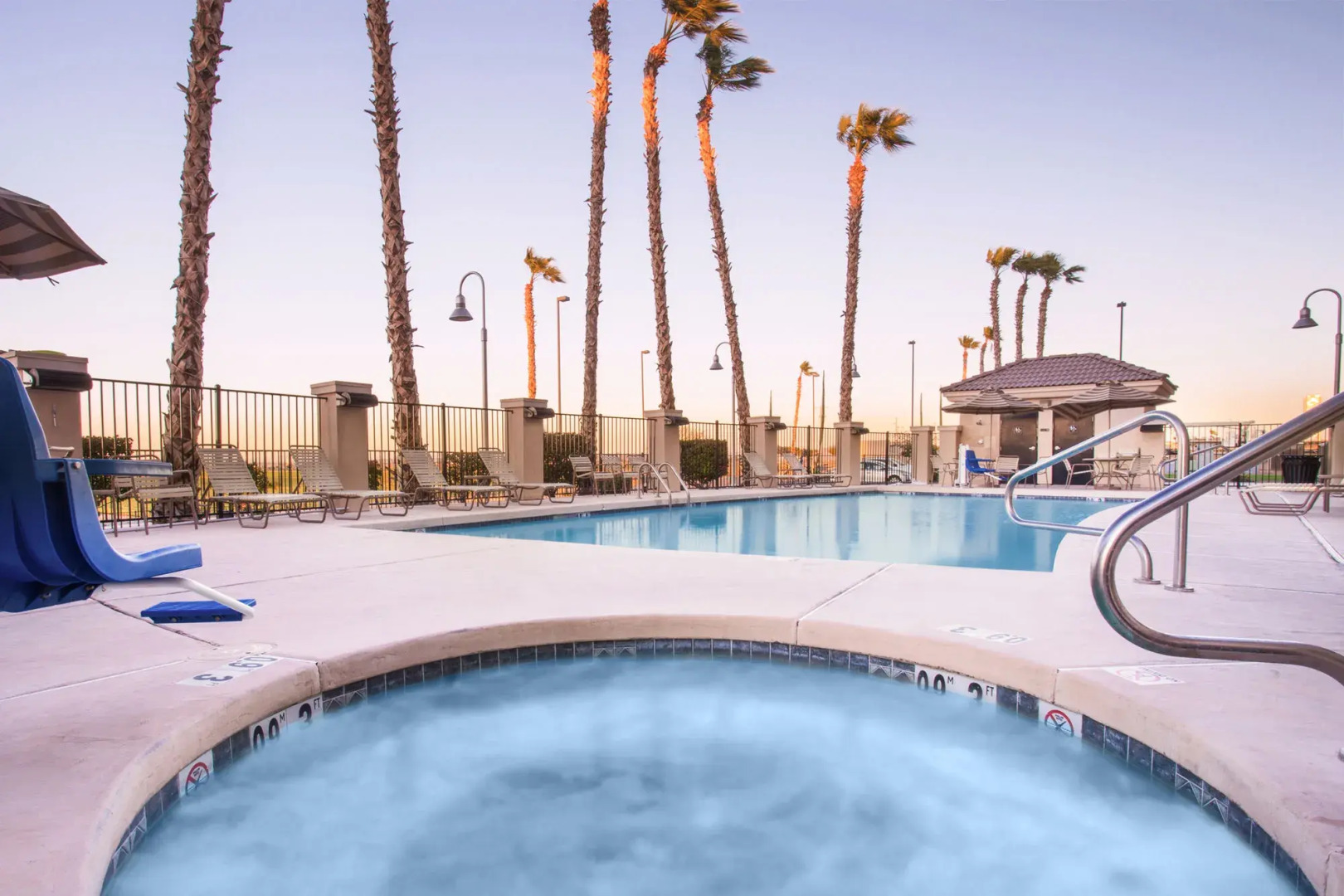 Holiday Inn Express & Suites Yuma by IHG