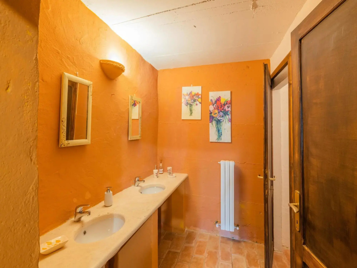 Pretty Holiday Home  with Terrace in Monte San Martino Italy