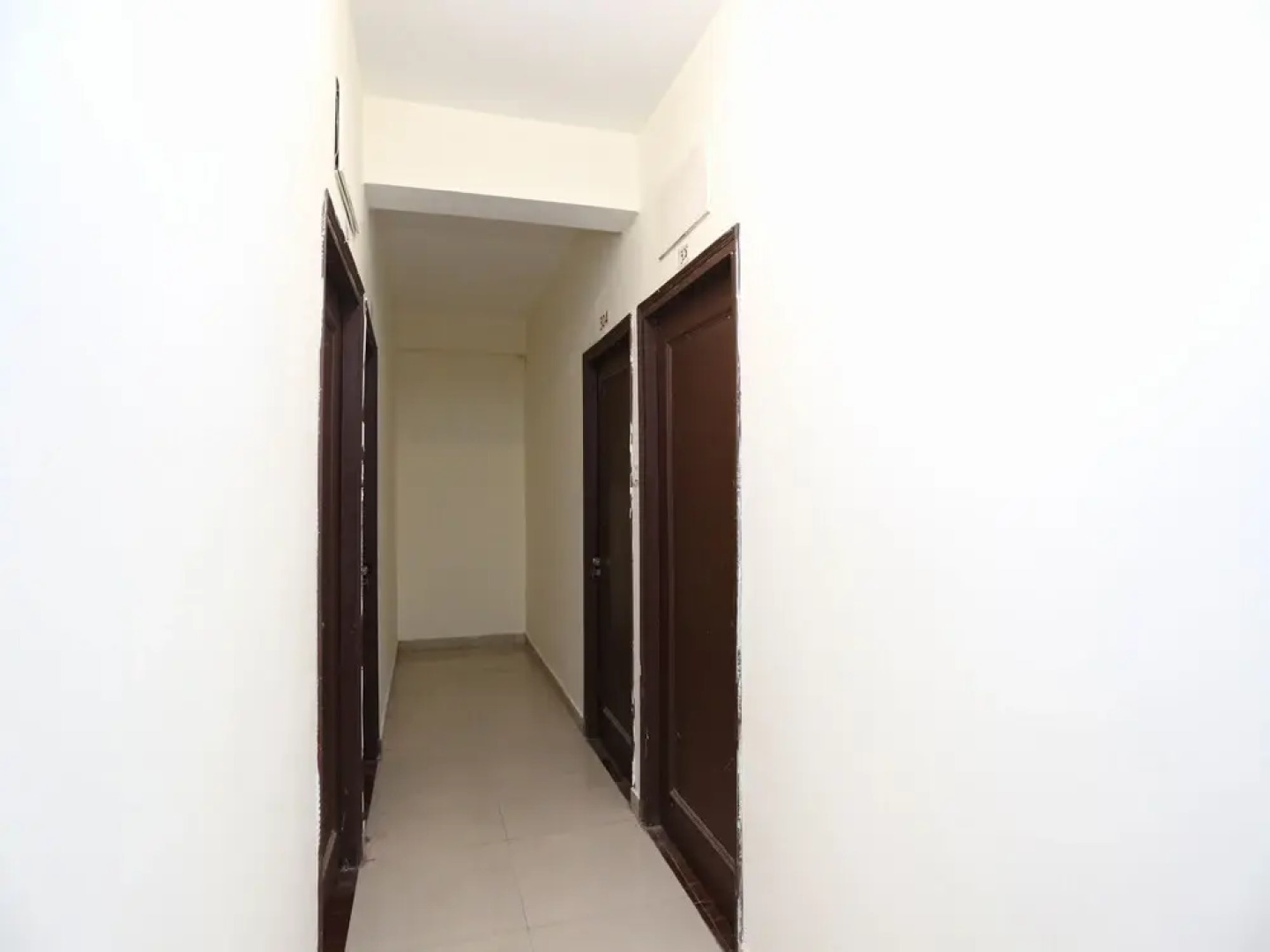 Oyo 30850 Hotel Hira