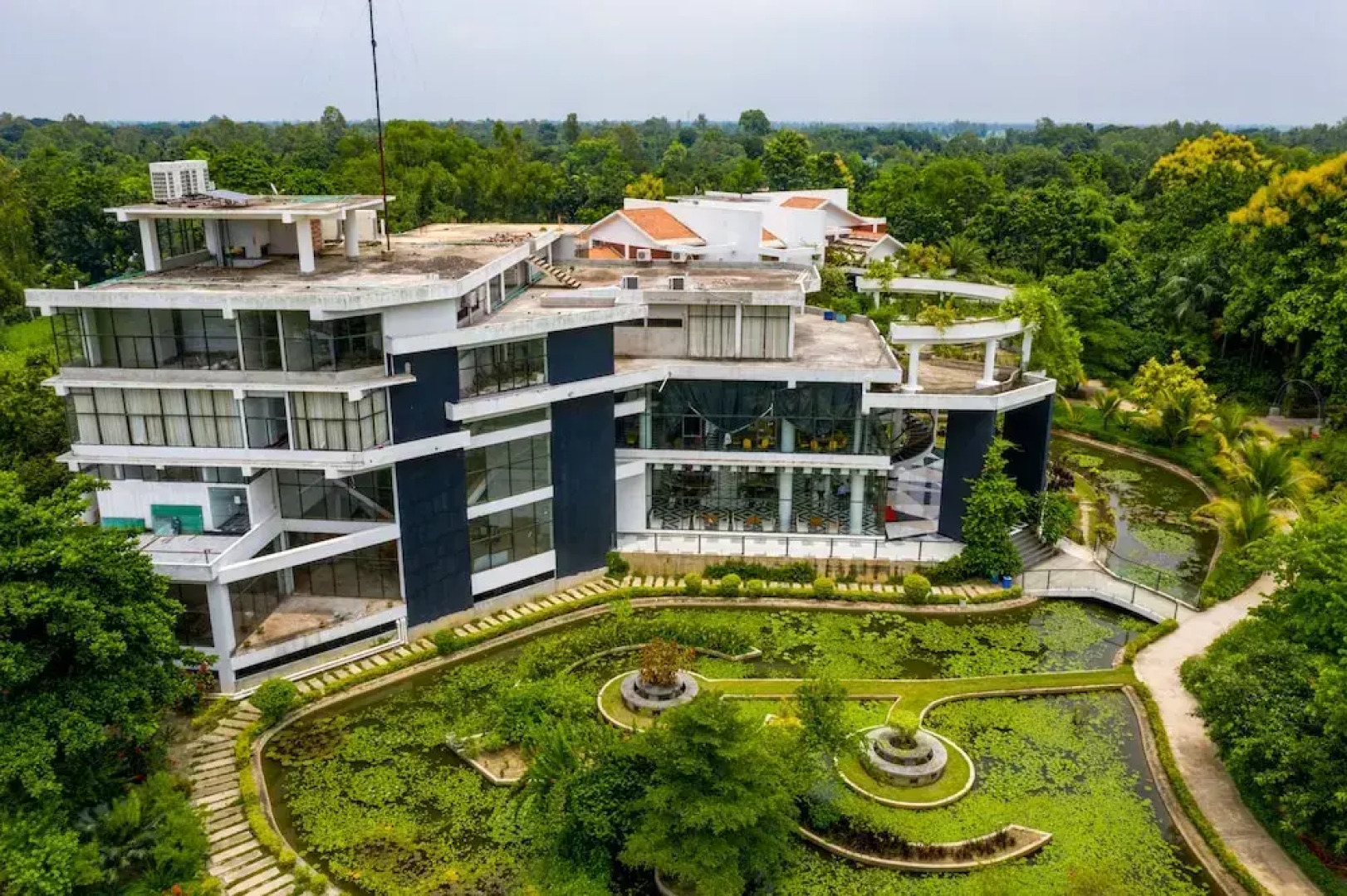 Water Garden Resort & Spa