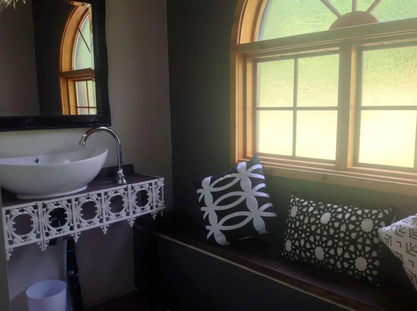 Columbia Gardens Winery and Grape Escape Guesthouse