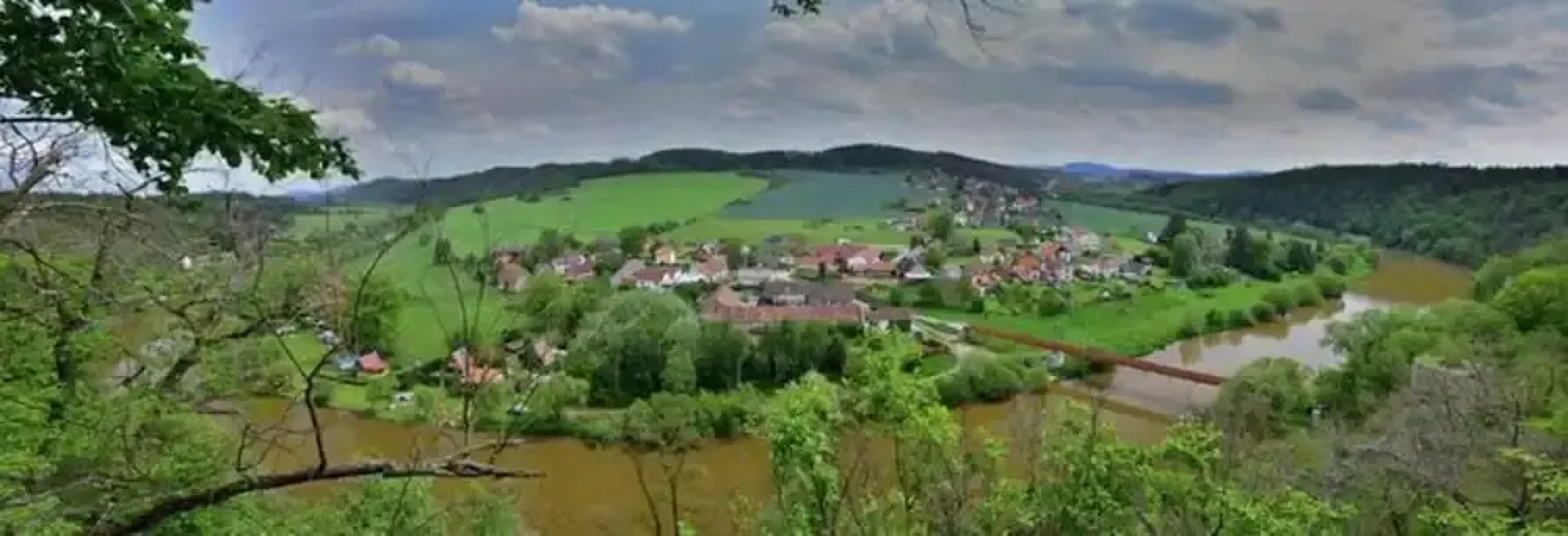 Sazava River Cottage With Boating Experience