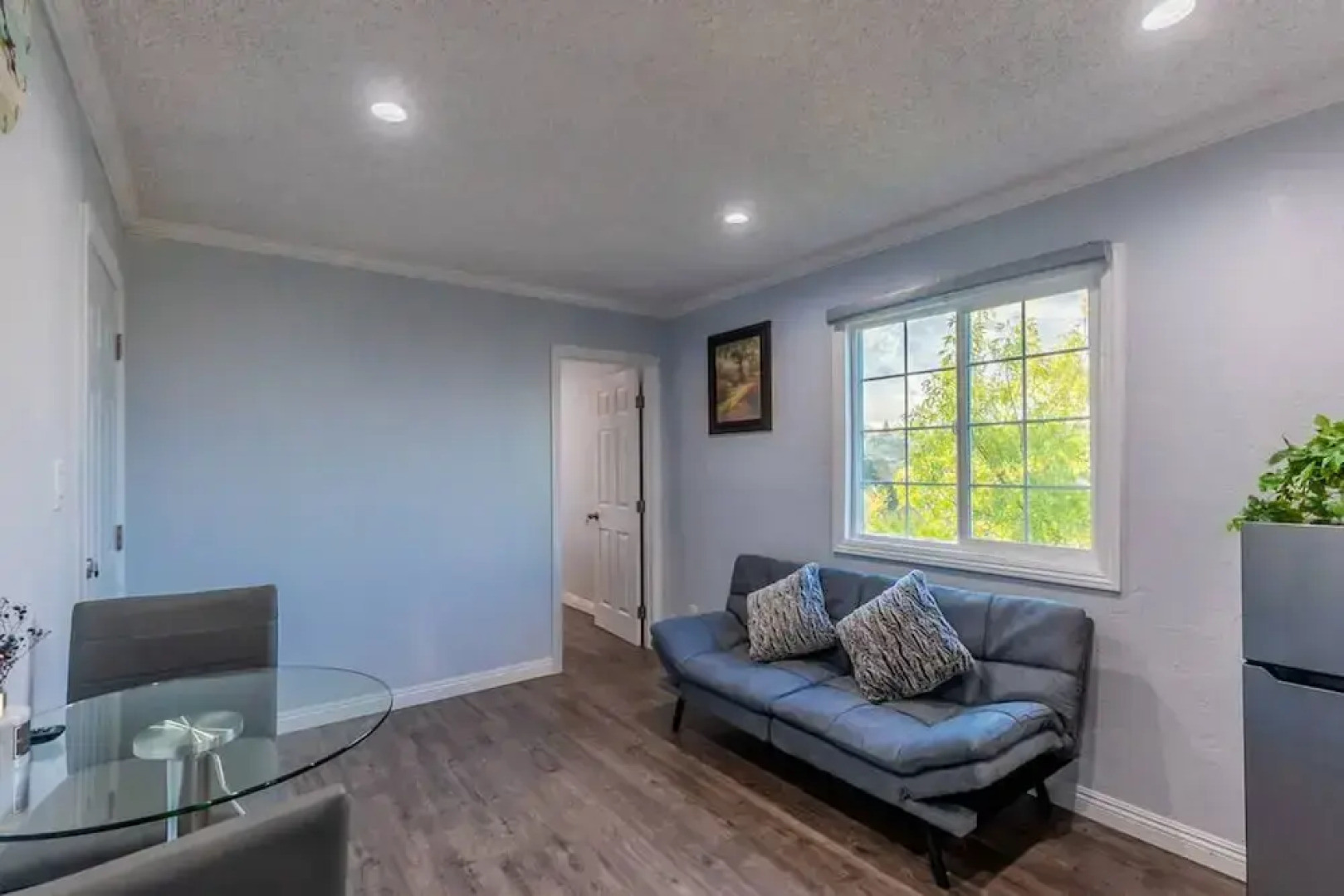 Stunning LA Luxury Retreat Ideal for Work or Play