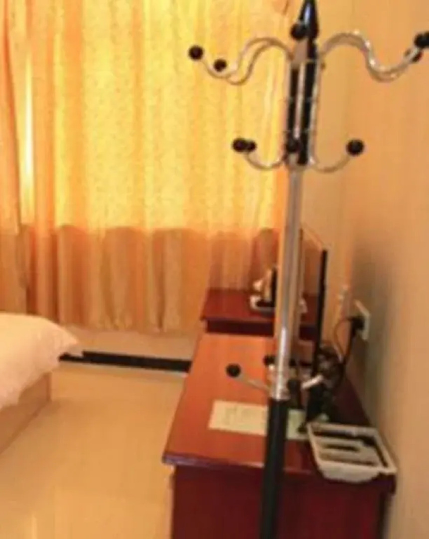 Hongqiao Express Hotel