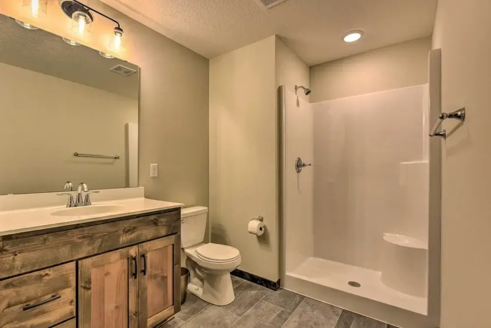 Modern Nisswa Escape w/ Deck: Walk to Gull Lake!