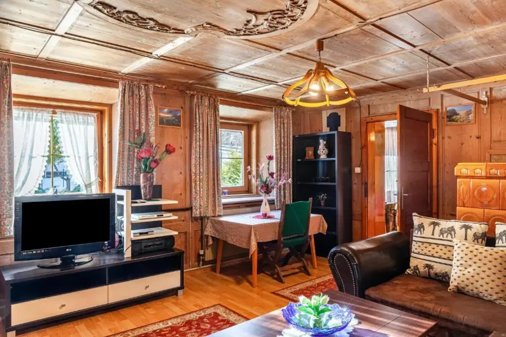 Ferienhaus Familien und Gruppenhaus Garten Grillkamin