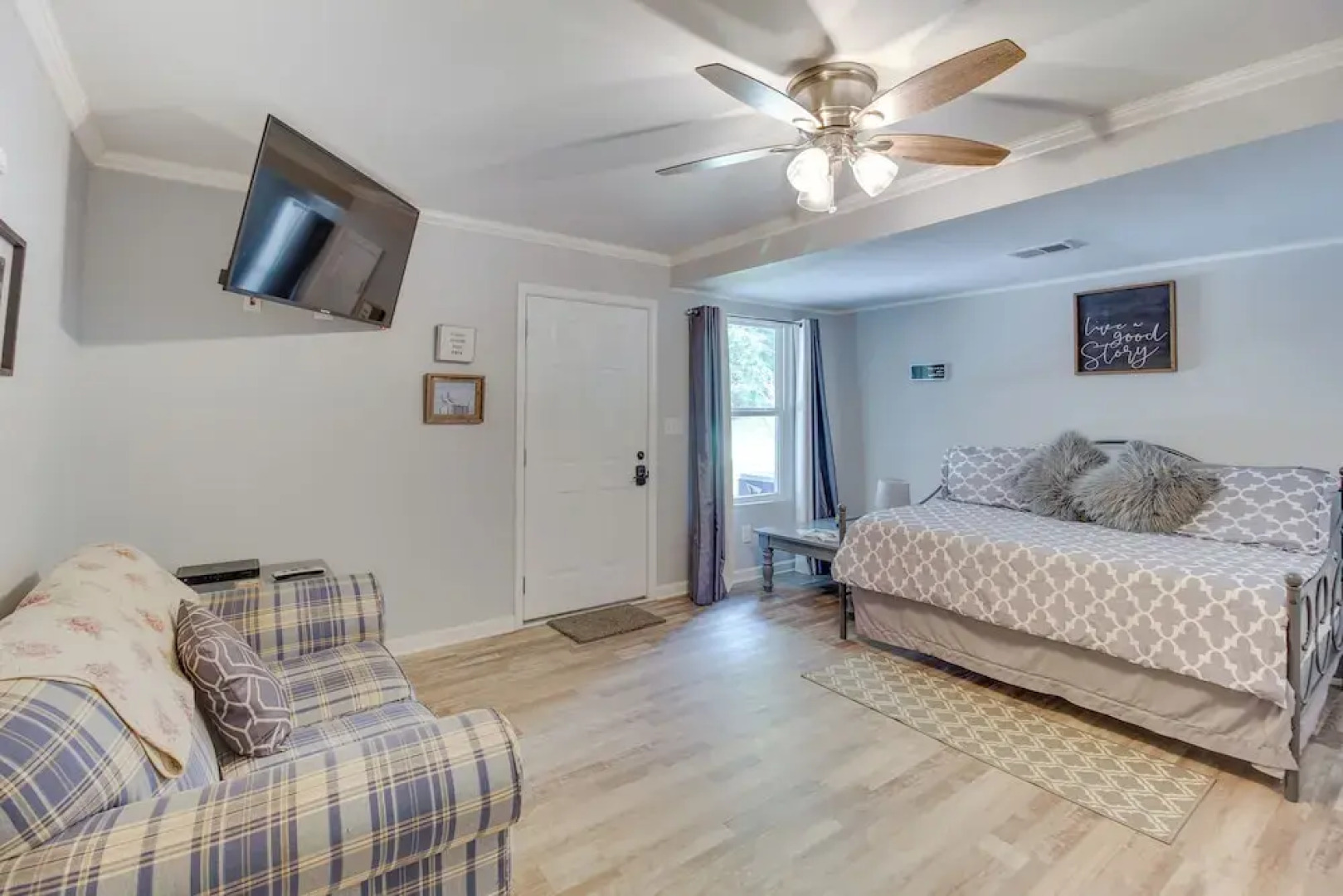 Kingston Home w/ Shared Pool - 23 Mi to Lakepoint!