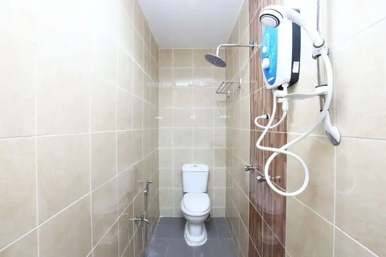 Super OYO 89771 Dane & Shue