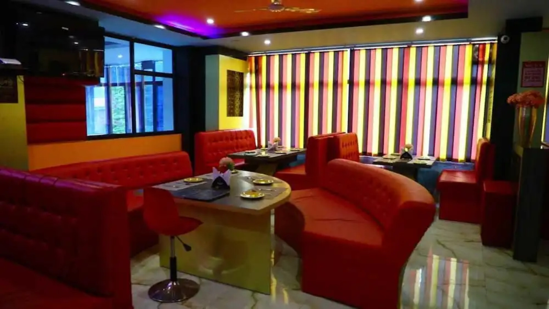 OYO 8367 Hotel The Woodz