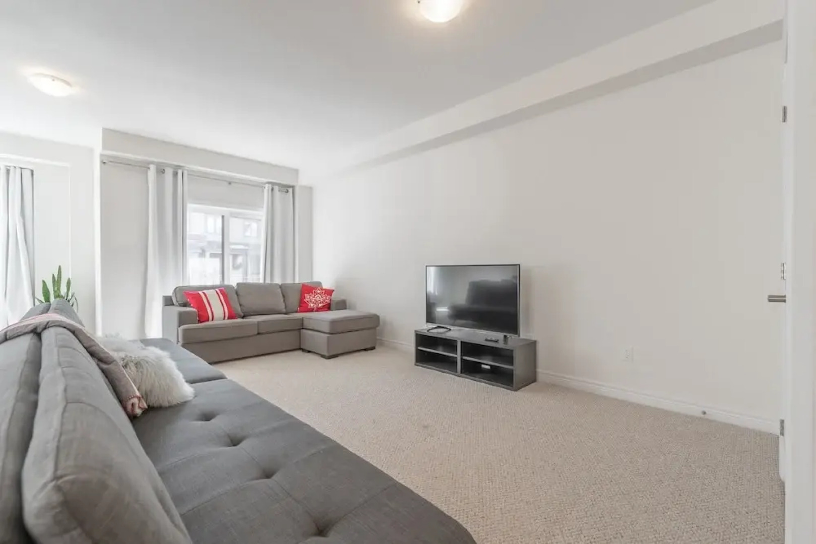 Luxurious Brand New Four Bedroom Townhouse