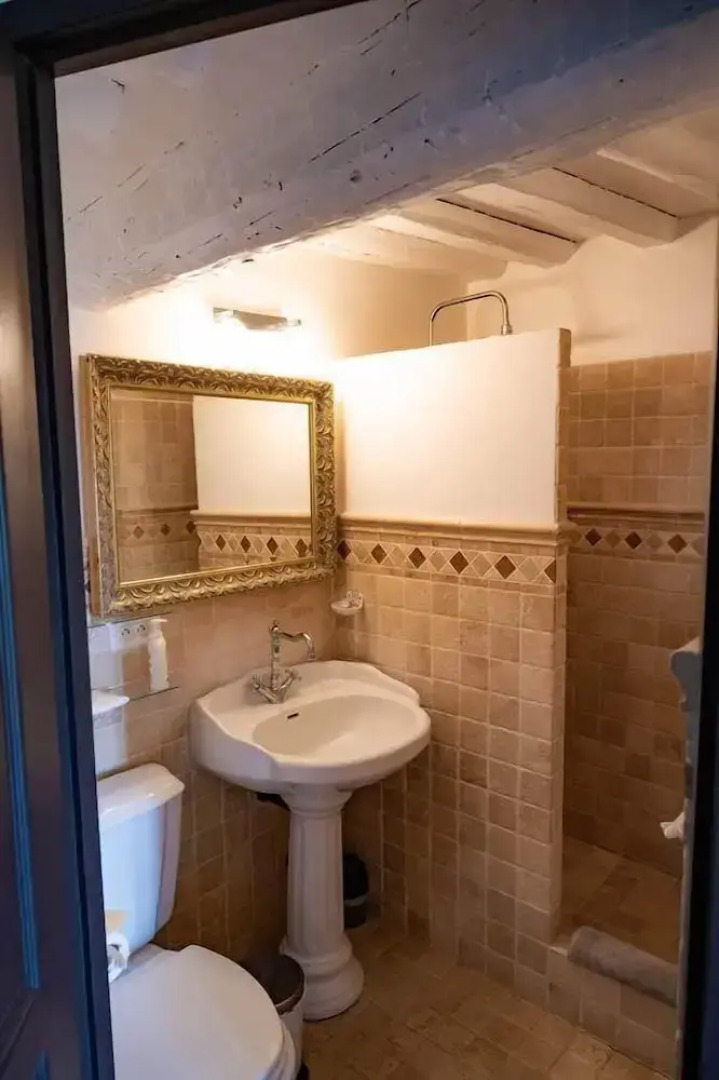 Fleur de Lys Fayence