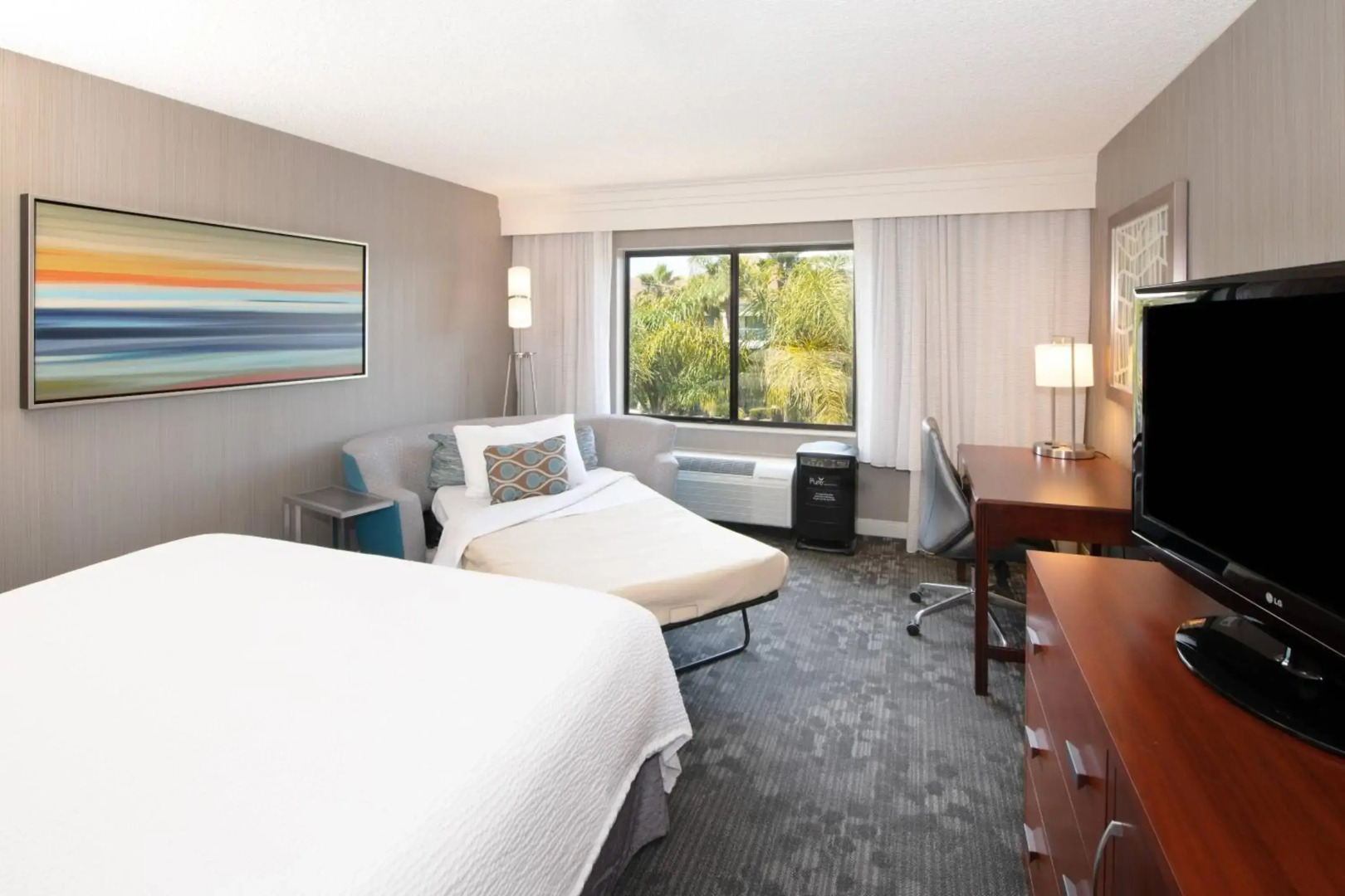 Courtyard by Marriott Oakland Airport